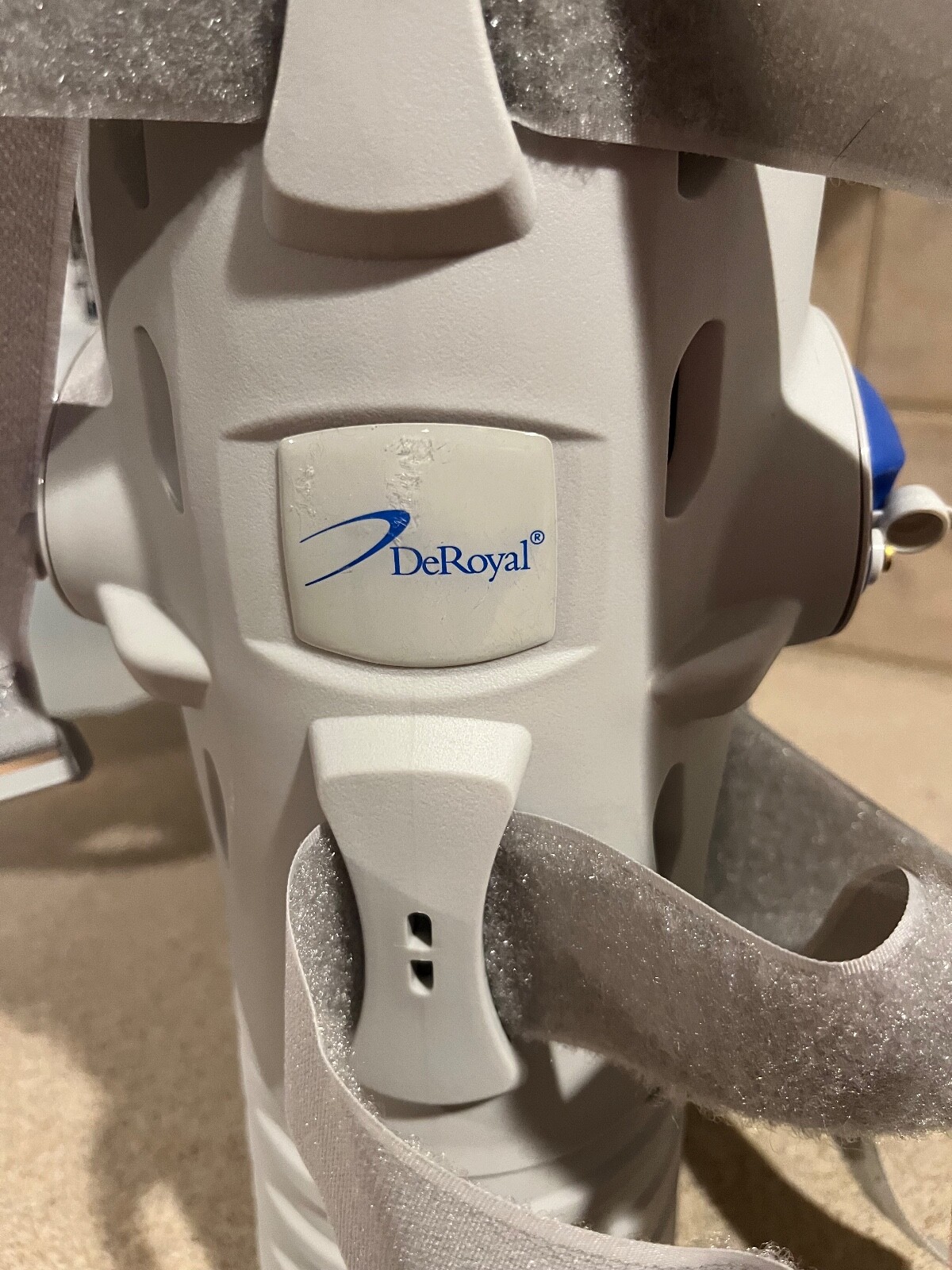DeRoyal MEDIUM Full Shell Walker Boot w/Air Pumps – Stabilization
