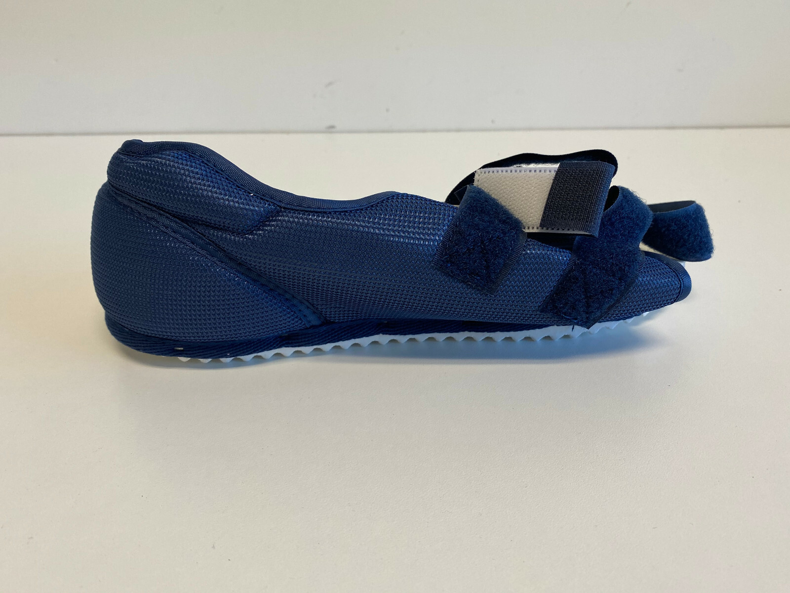 Lot of 2 ProCare Post OP Shoe Female – Medium 79-90195