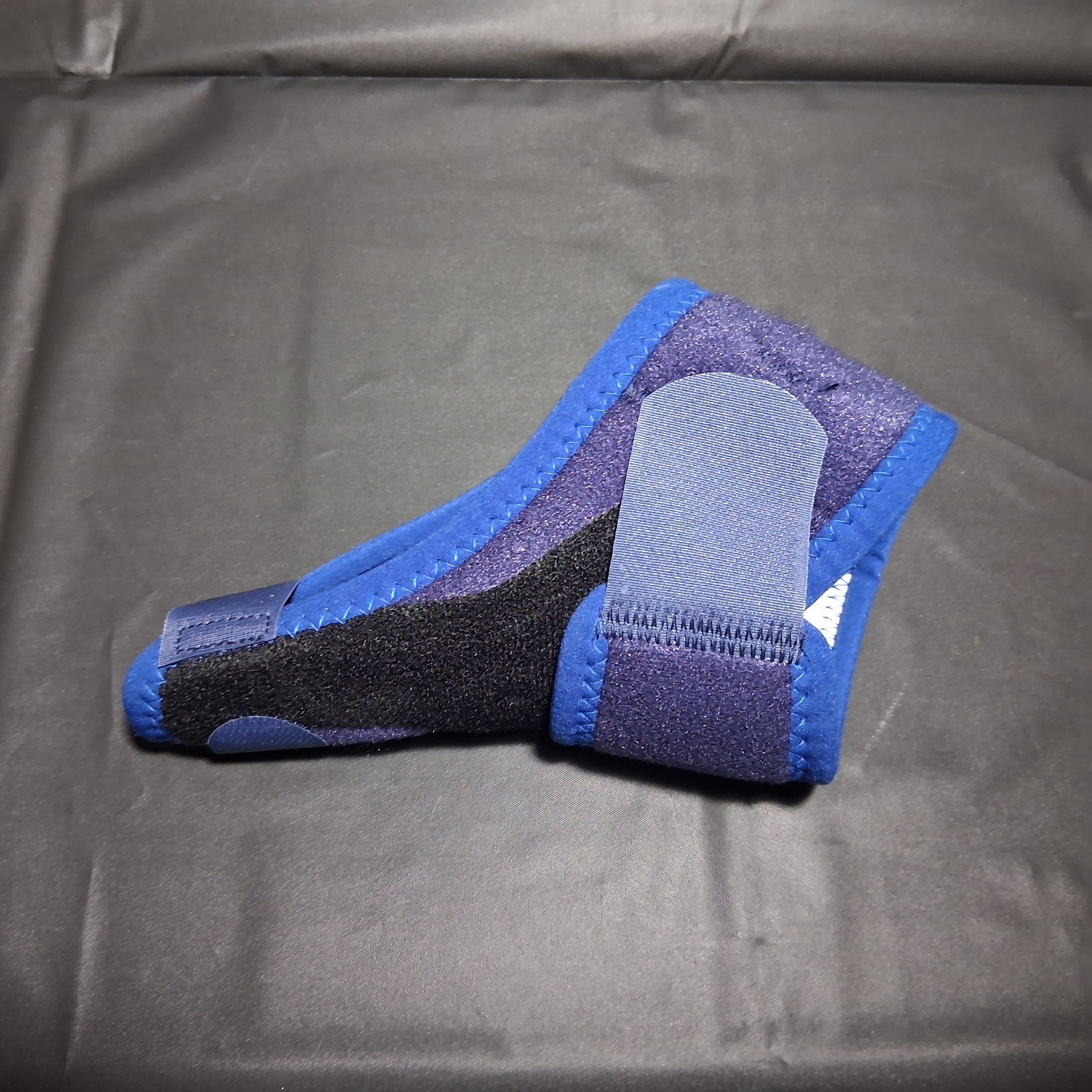 Easy Fit Thumb Brace Splint for Trigger Thumb Carpal Tunnel Arthritis – Neo-G