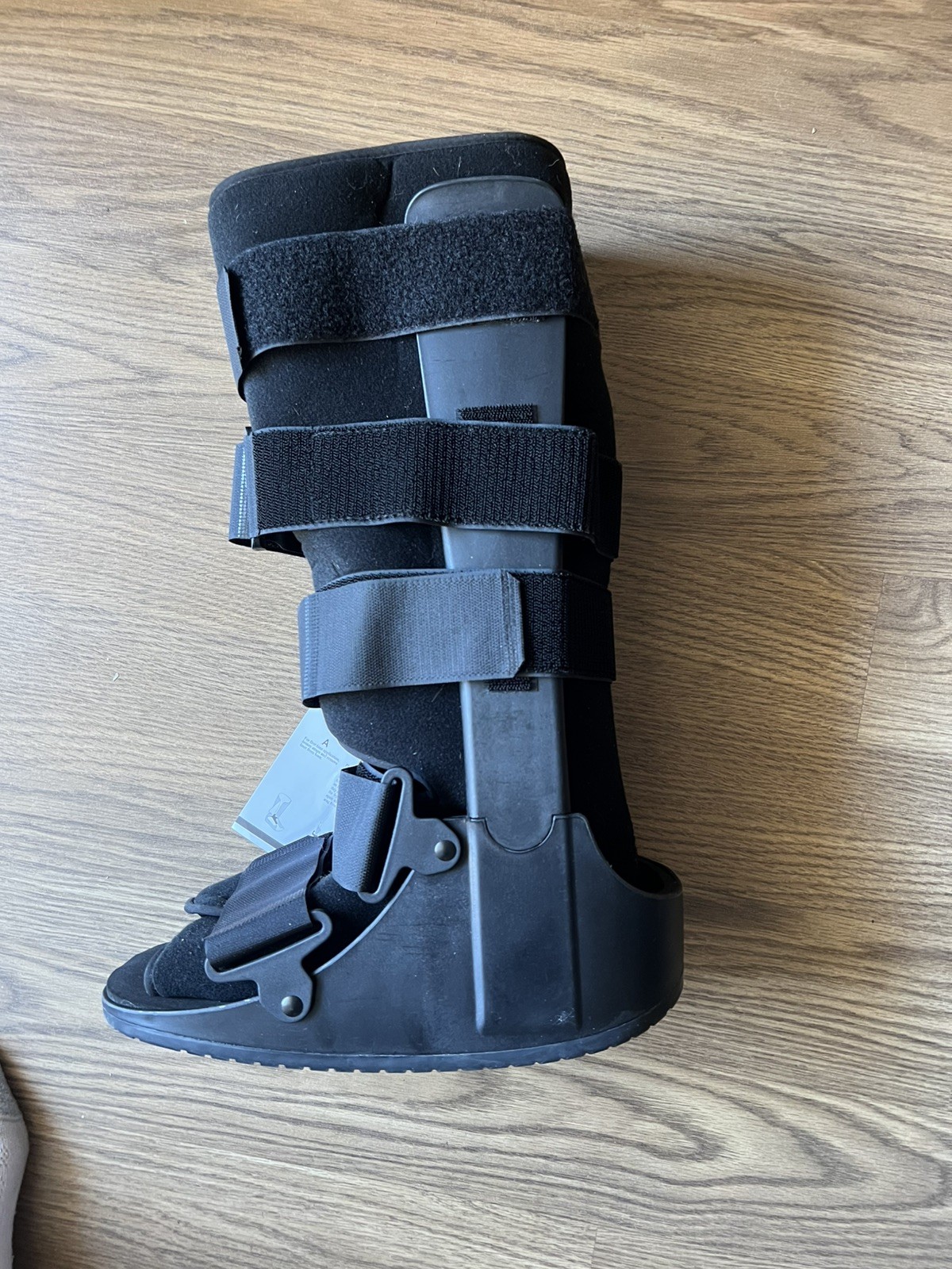 Medline Deluxe Pneumatic Ankle Walker Medical Walking Boot Size Medium ORT28610M