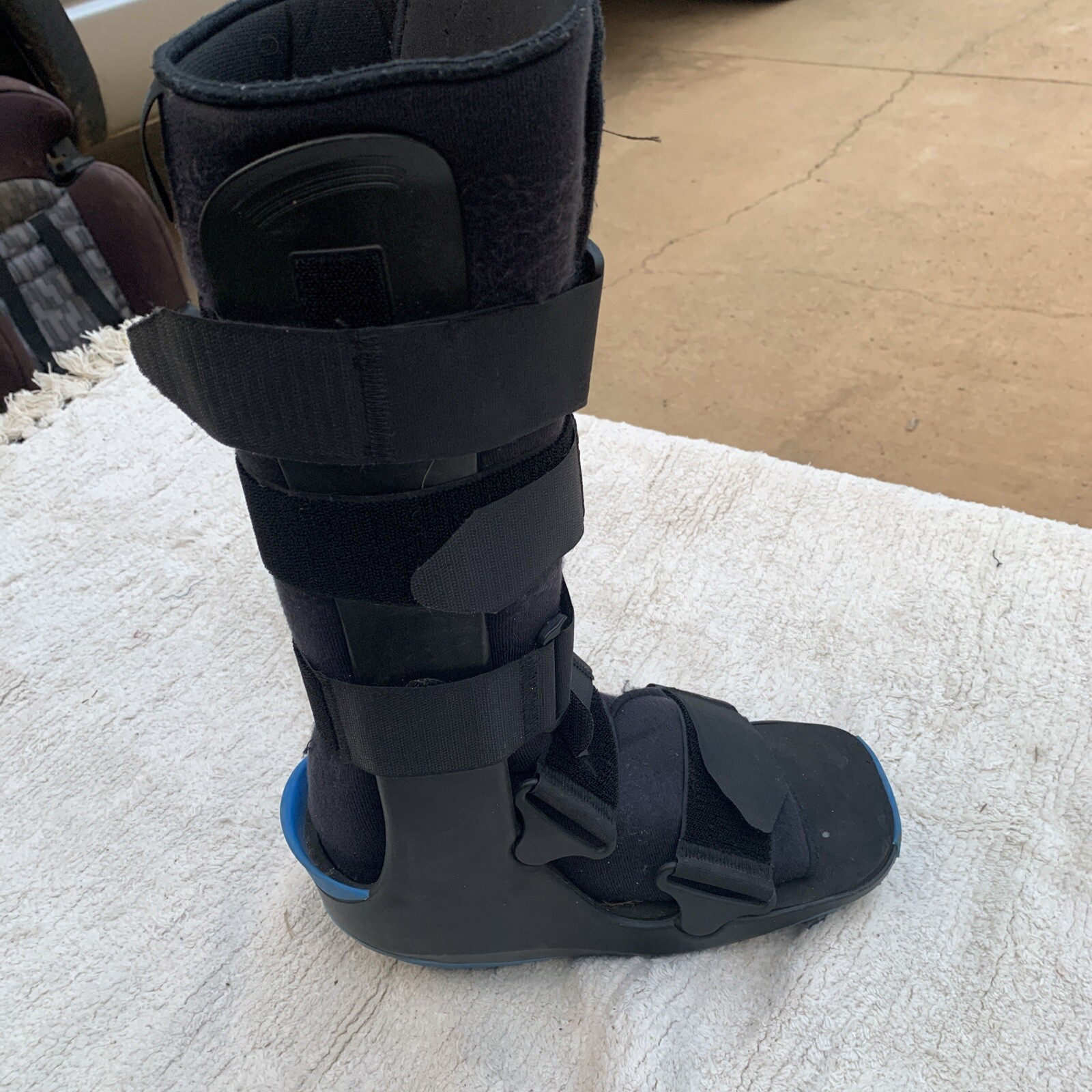 Ovation Medical Gen 2 Medium Walking Boot, Liner with Pneumatic Pump, Black Blue