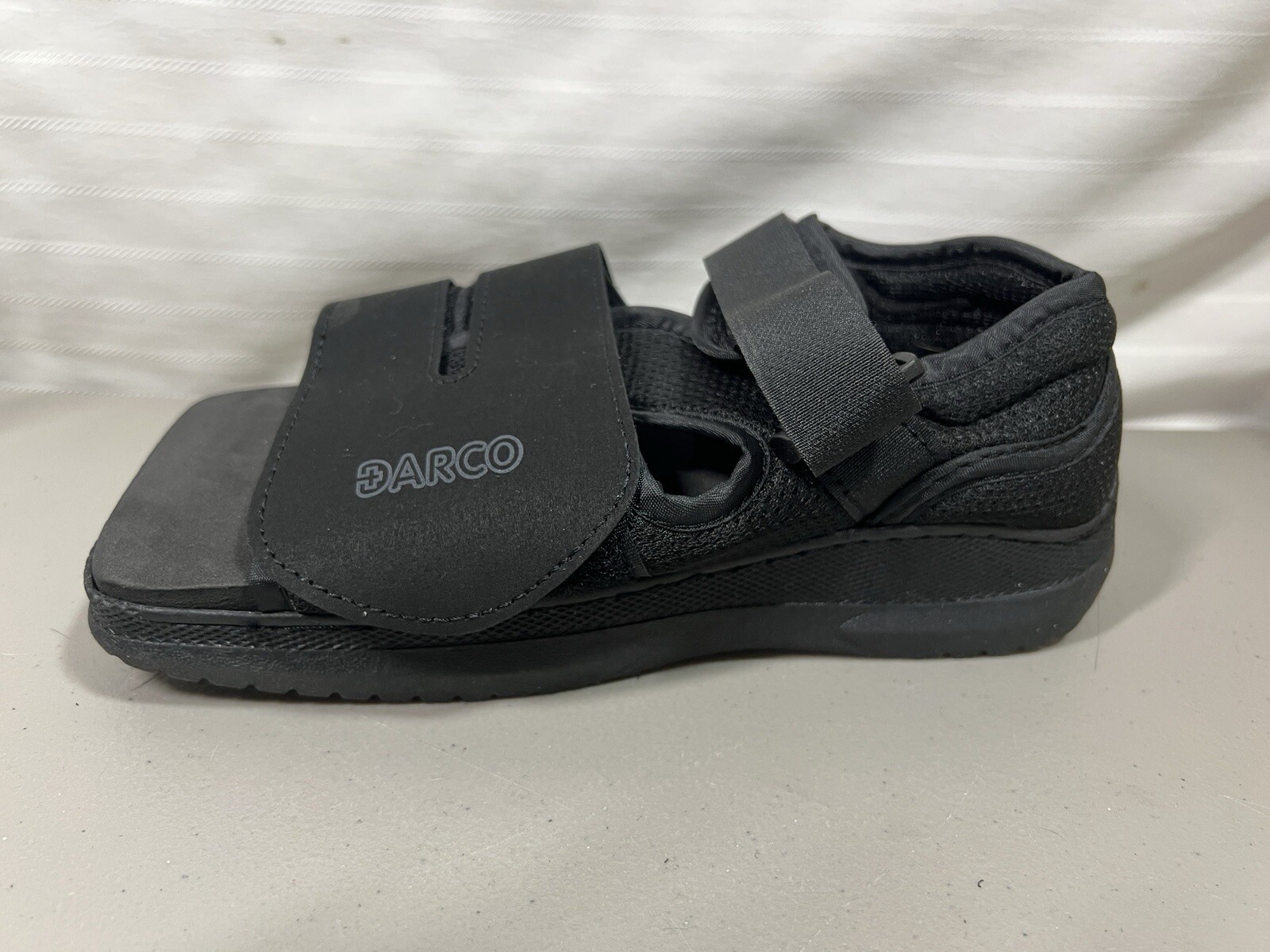 NEW DARCO Women’s SMALL Square Toe Black Medical Surgical 9.75” Shoe-MQW1B
