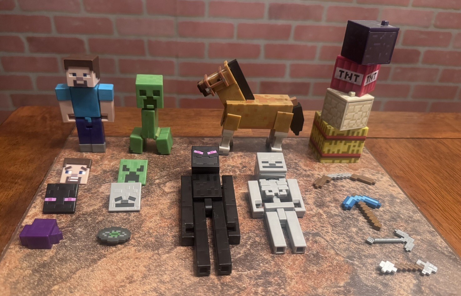Minecraft Brown Horse & Hay Stack Block Play Figure