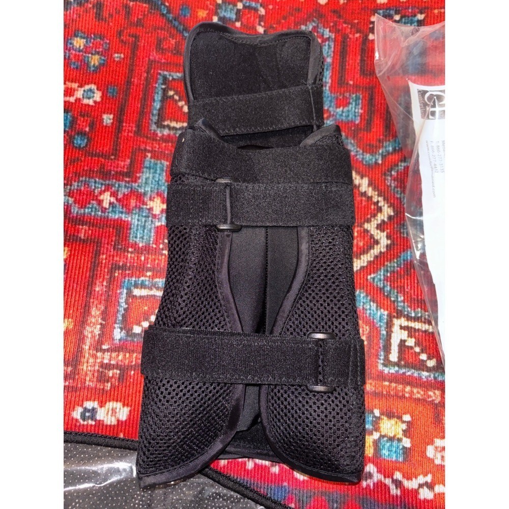 Comfortland Premium Wrist Hand Splint Carpal Tunnel Brace 31-501 Adjustable