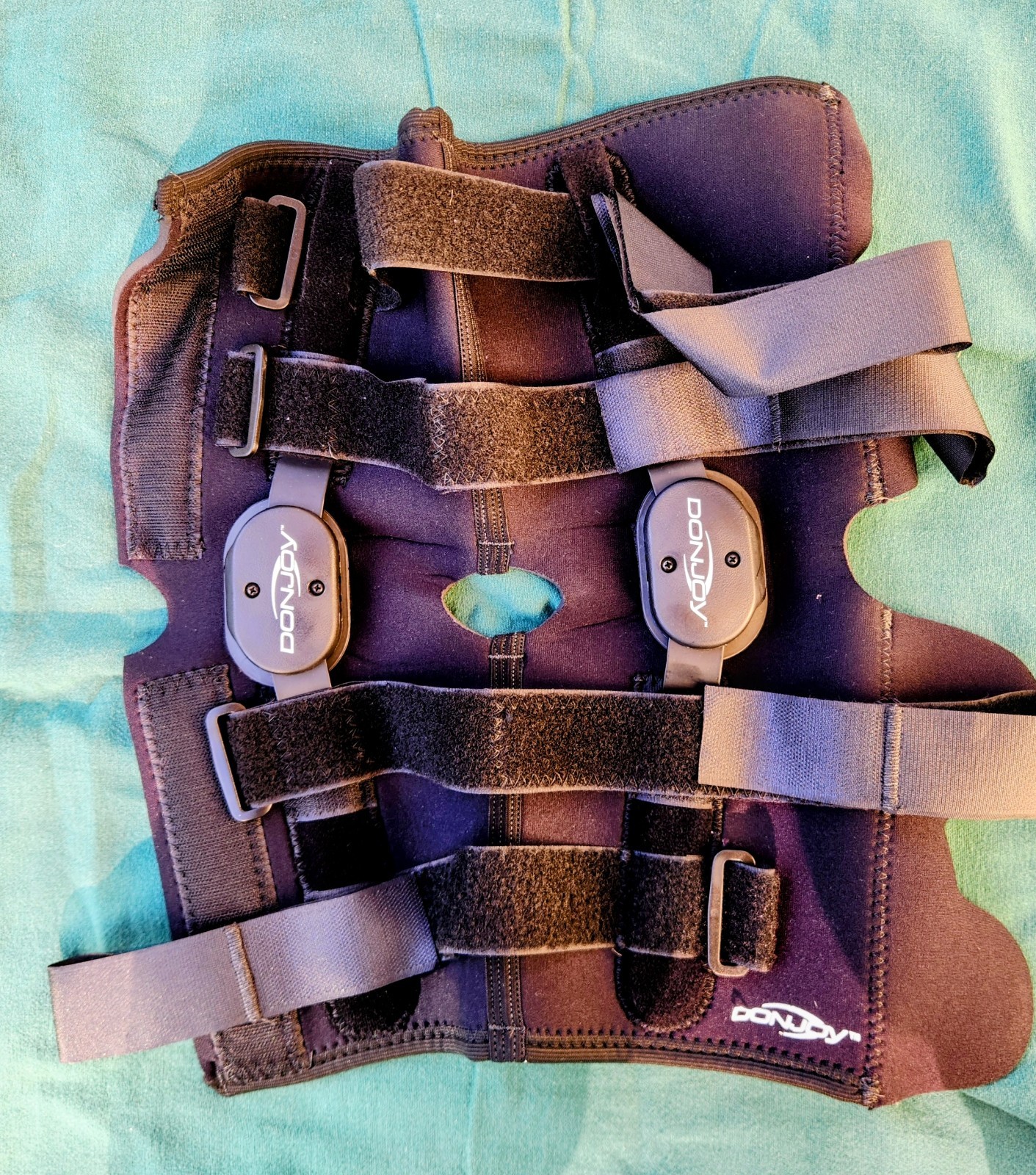 DONJOY CLIMA-FLEX OA RIGHT MEDIAL – LEFT LATERAL KNEE Brace size Small Climaflex