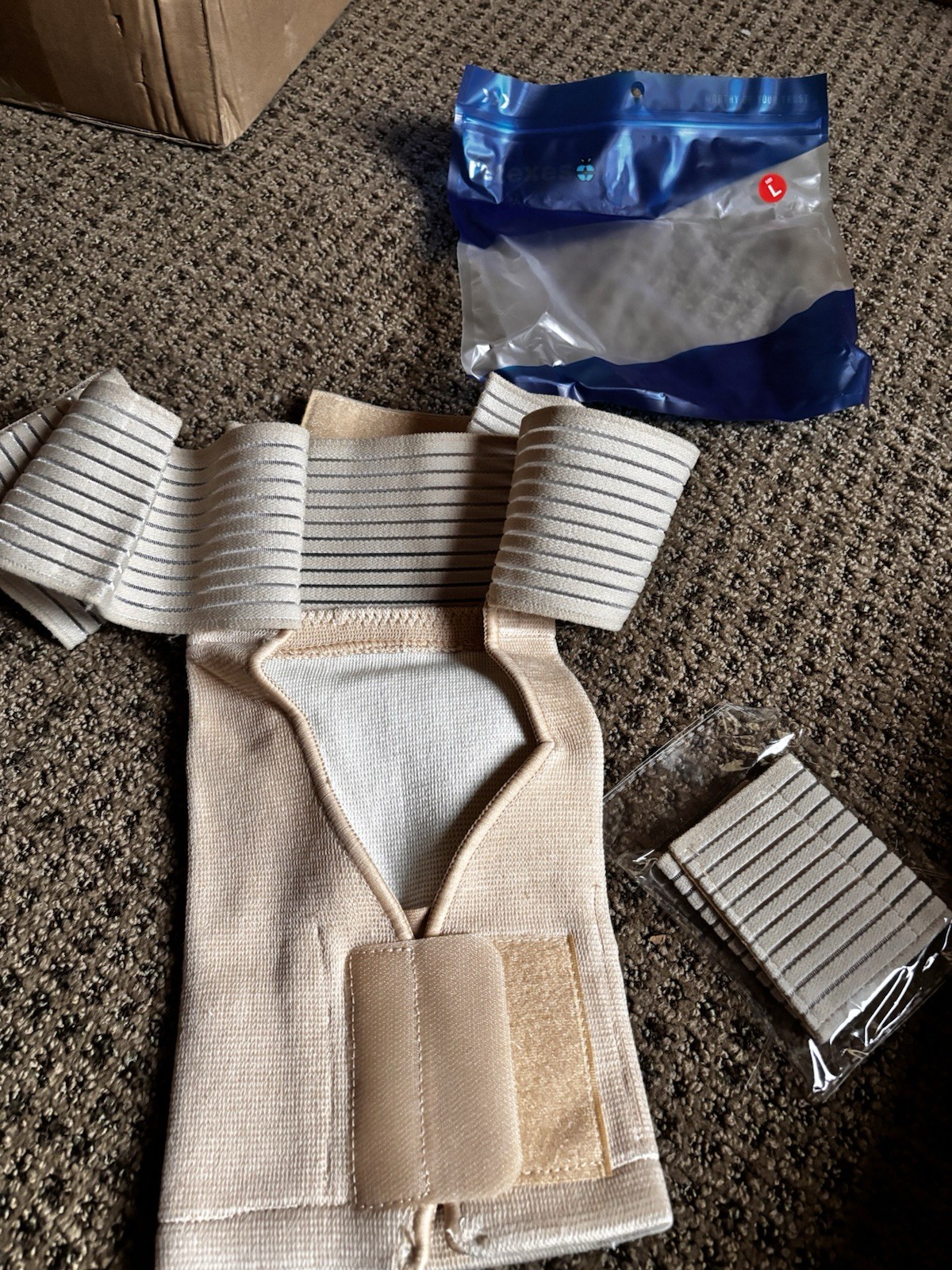 Reflexes Adjustable shoulder Brace for Stabilization Size L Beige color Support