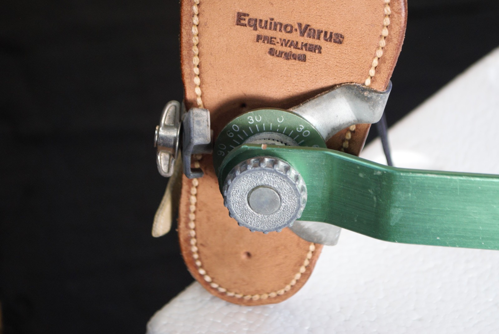 Stride Rite Equino-Varus Pediatric Corrective leather split shoe bar and key