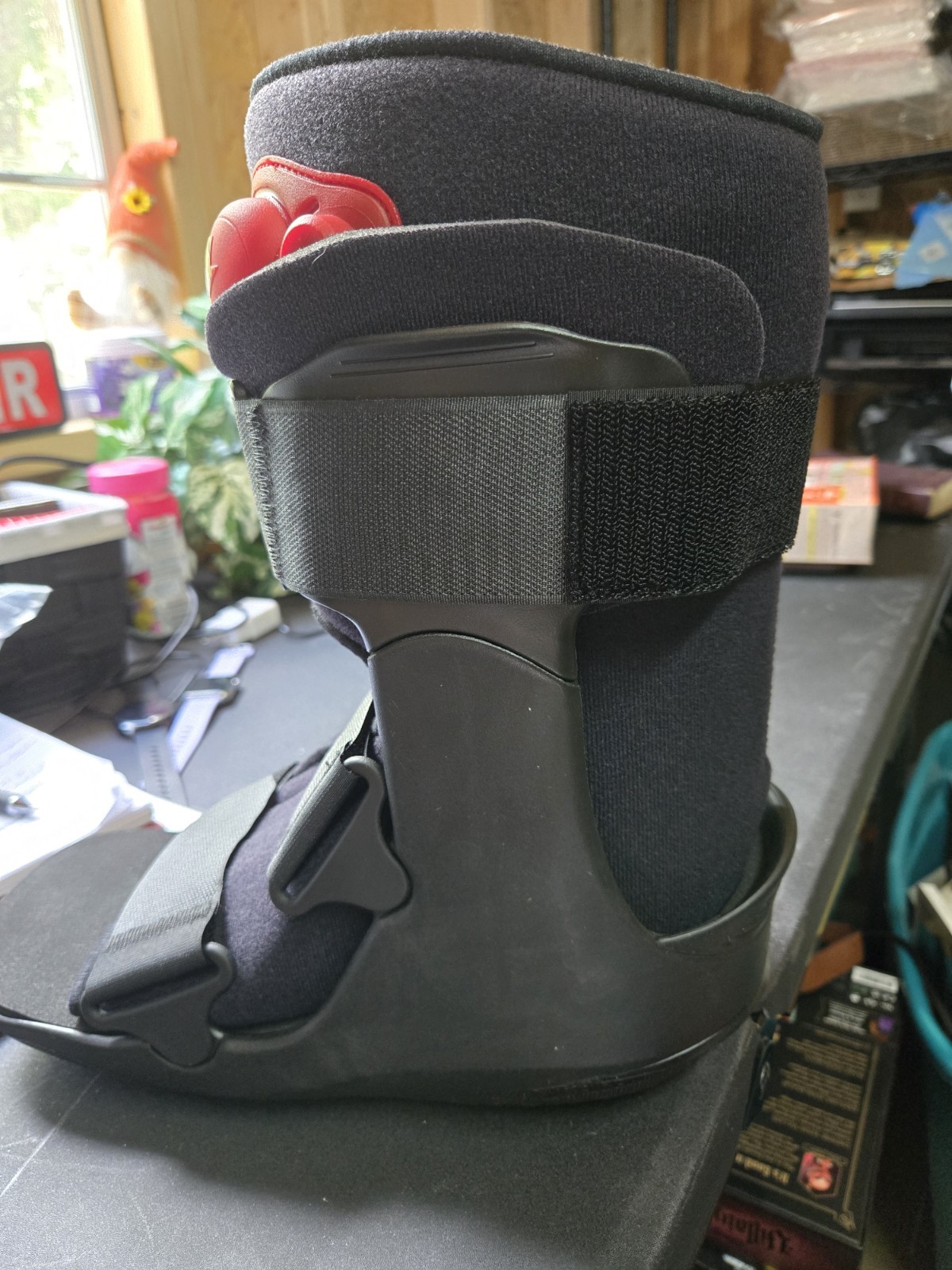 Xceltrax Walking Boot Cast And Shoe Medium, Air Ankle