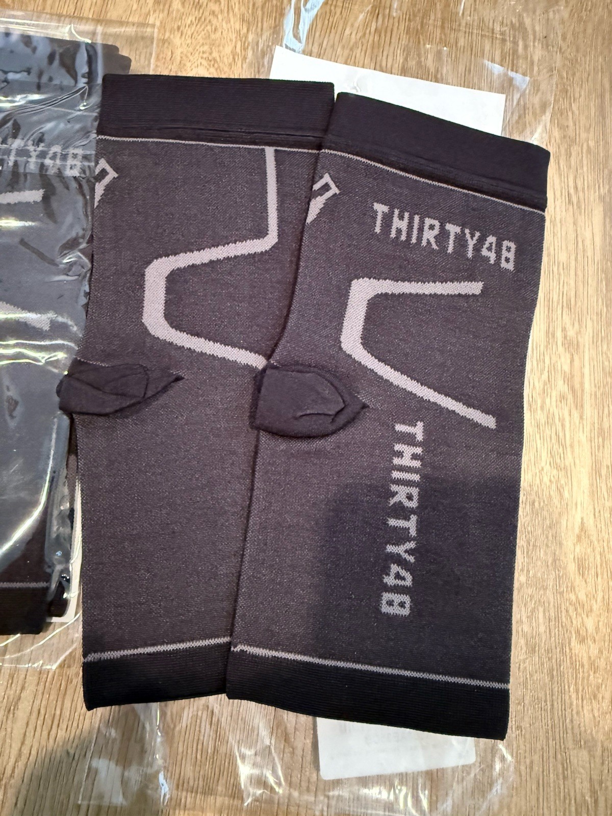 2 Pairs THIRTY48 – Ankle Compression Socks Black Unisex Medium Plantar Fasciitis
