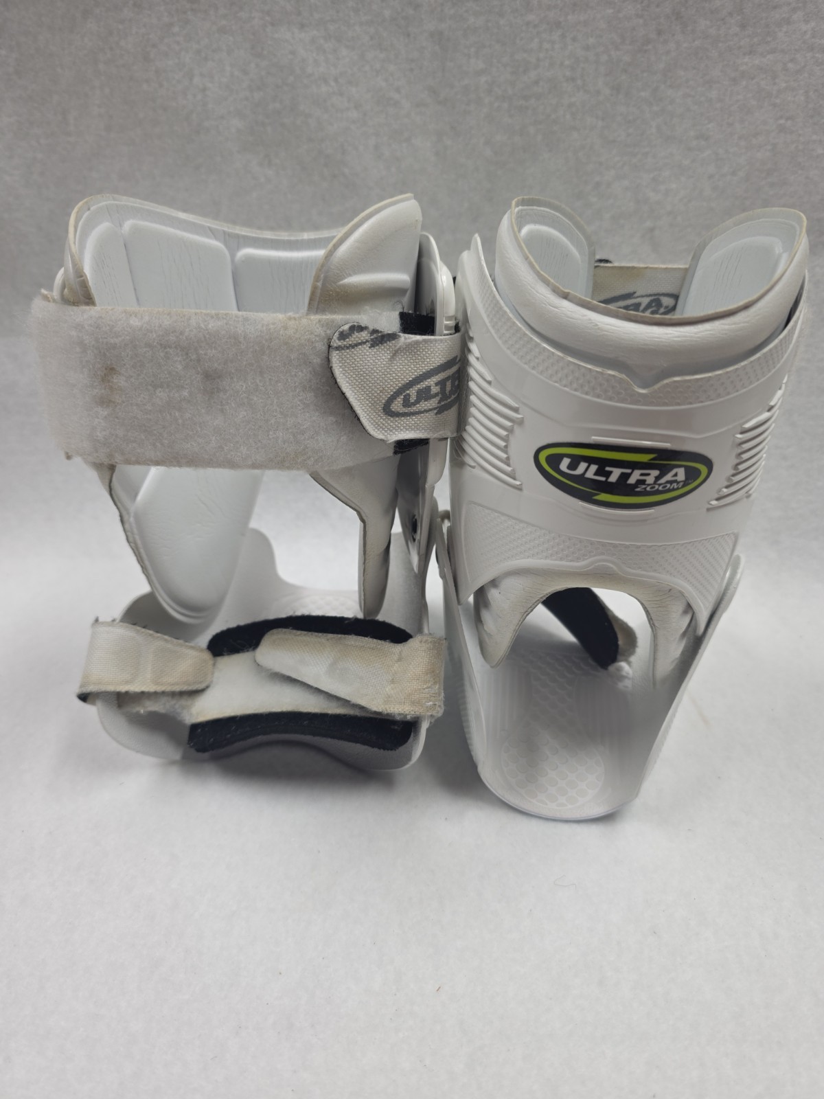 2 Ultra Zoom Ankle Braces Cushioned White Size L/XL Sports Injury Prevention
