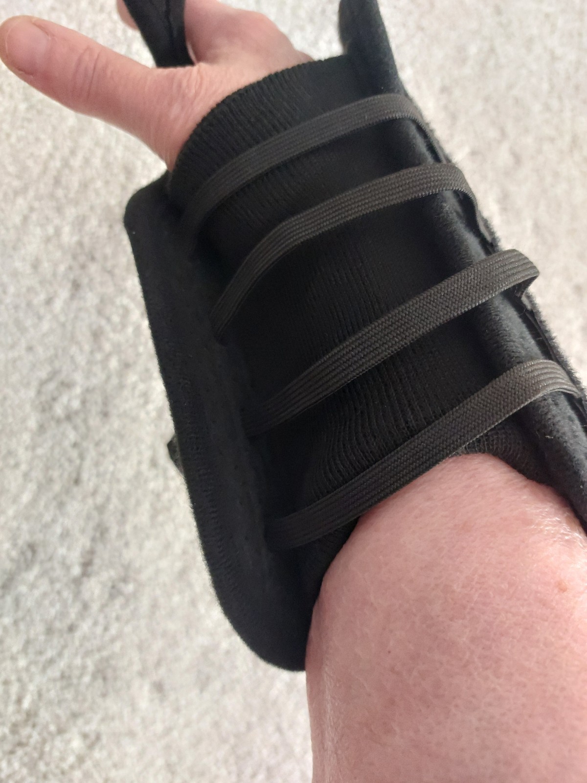 Hely & Weber Right Wrist Thumb Spica Brace Adjustable Black Adult Orthopedic