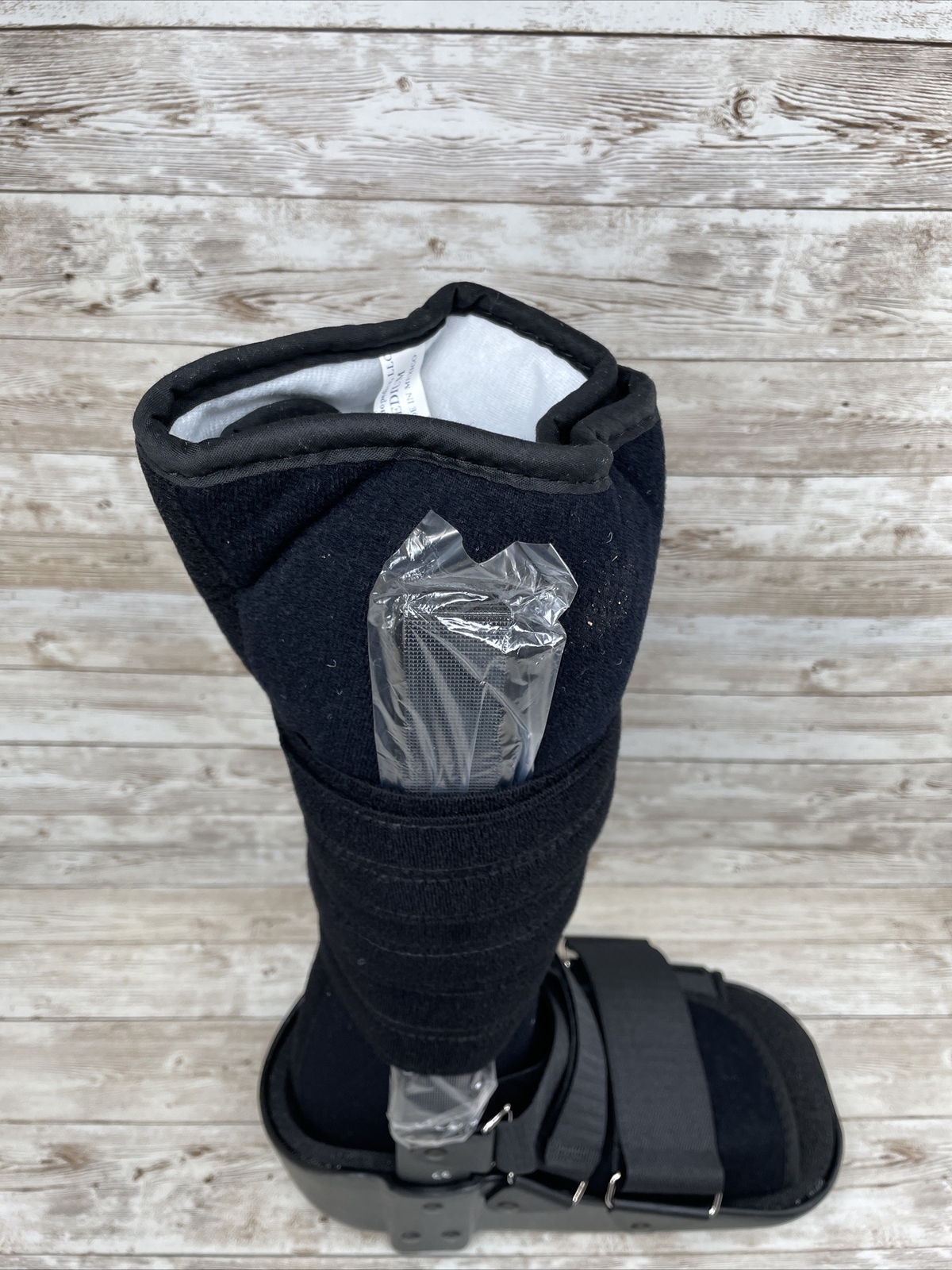 DonJoy High Tide Walking Boot #11-0179-3-06136 Size: Medium -New-