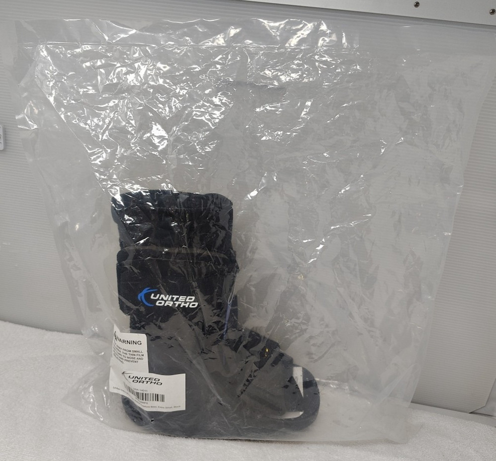United Ortho Short Cam Walker Fracture Boot XS Black