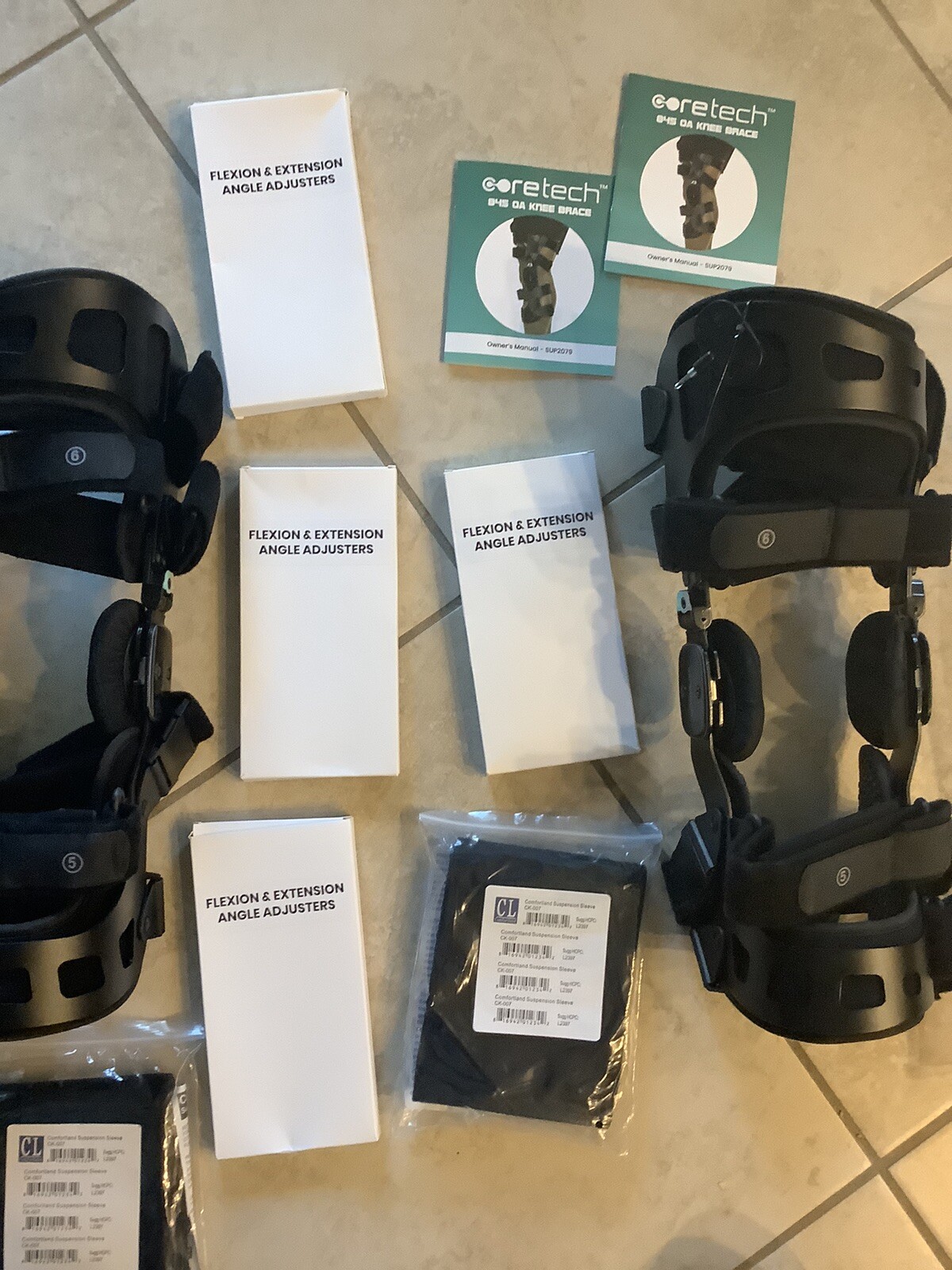 Pair 2 Right And Left Medium Core tech Coretech 845 Knee Braces New W/ Sleeves