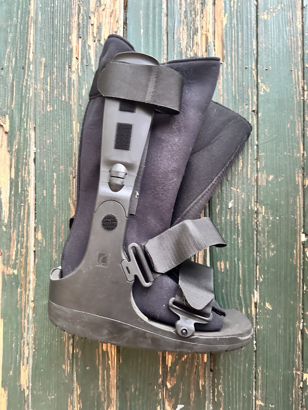 Ossur Walker EQ Air MD Black A-W0600BLK Walker Fracture Boot Large