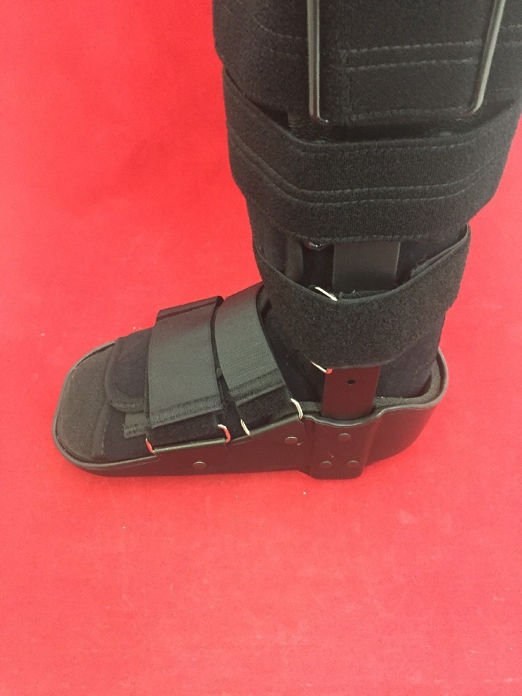 NEW DJ ORTHOPEDICS PROCARE Lower Leg Walker Medium Black Boot 79-95005