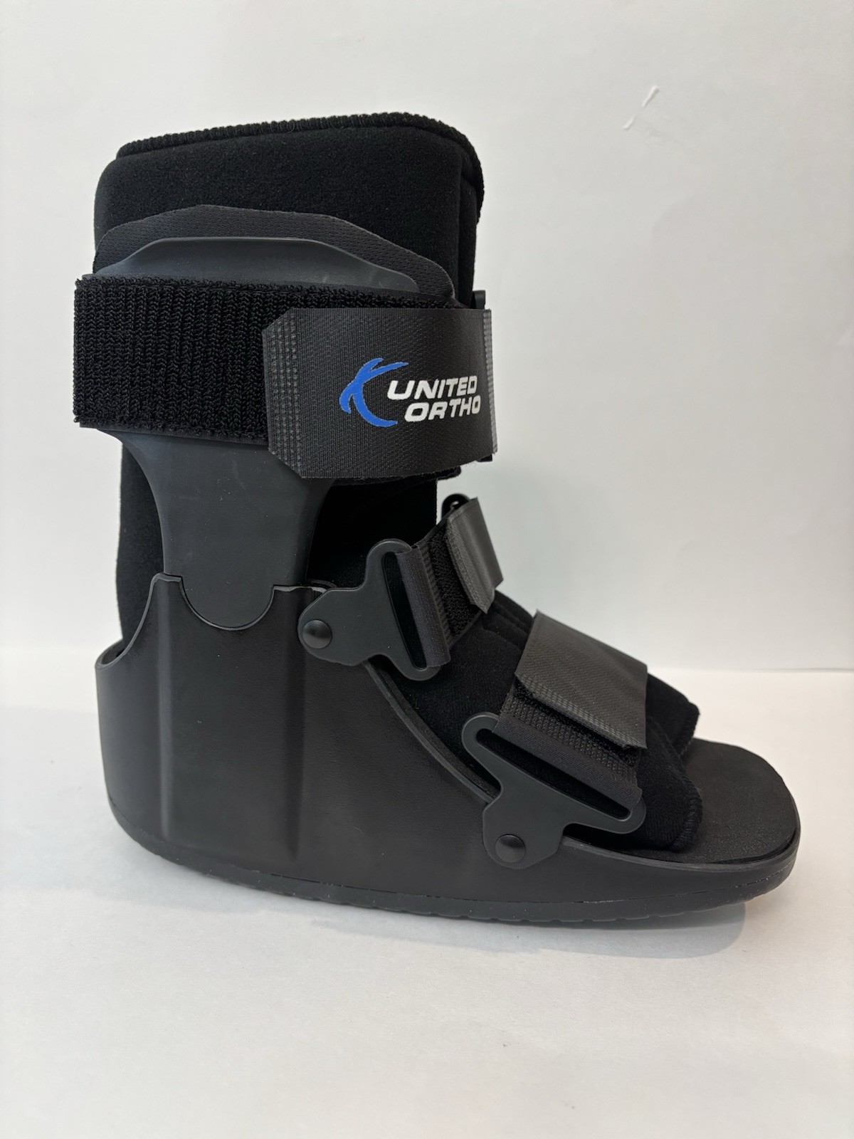 United Ortho Short Cam Walker Fracture Boot, Small, Black