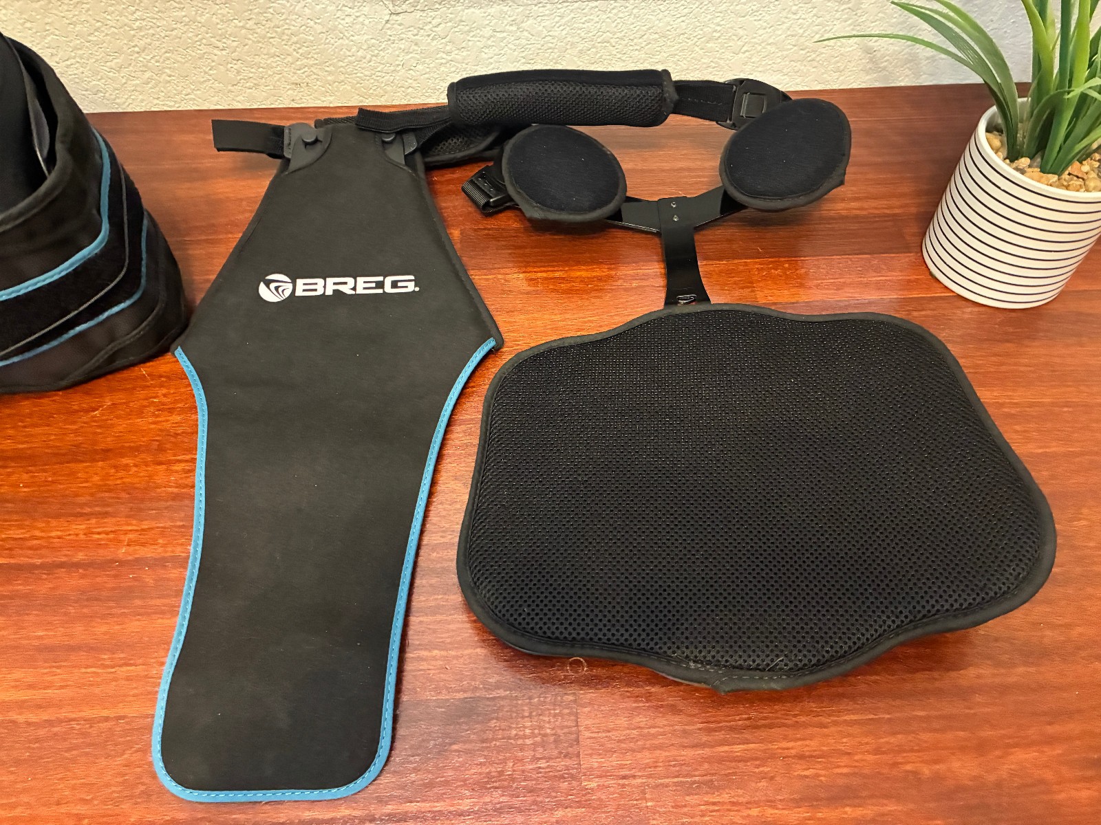 Breg Pinnacle TLSO 464 Back Brace Spinal Orthosis Adjustable 85% New