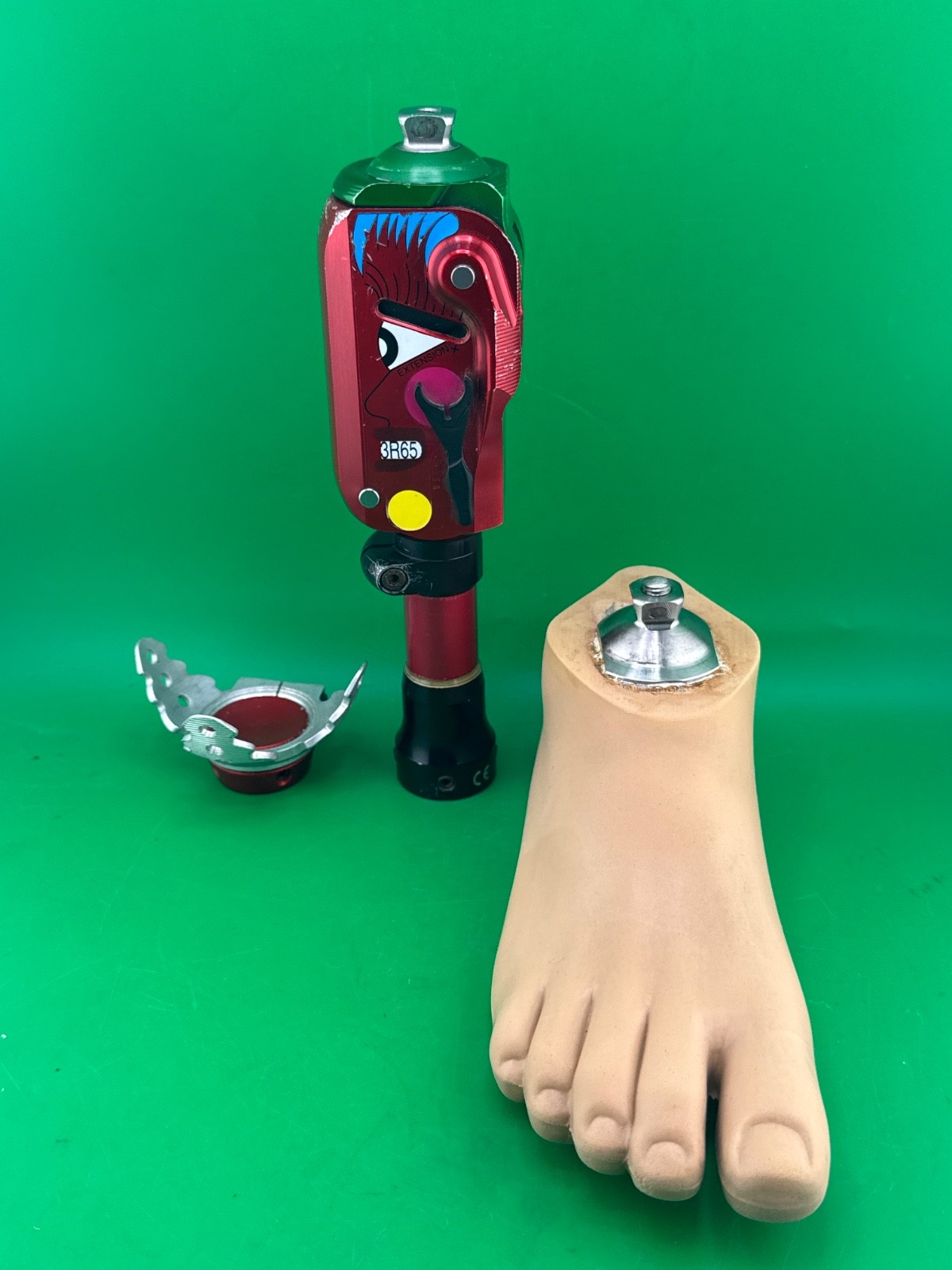 Ottobock Otto bock 3R65 pediatric prosthetic knee w/ parts, size 21 right foot