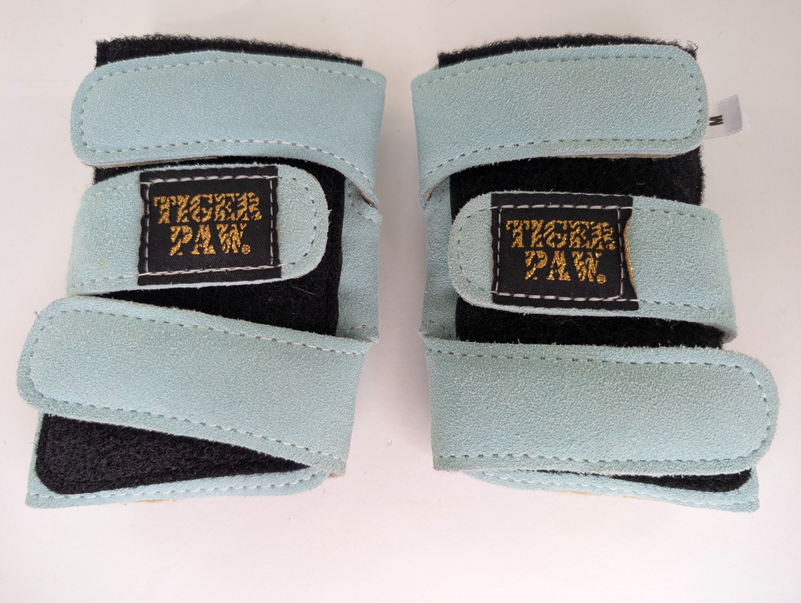Tiger Paw Authentic Gymnastics Wrist Supports Green size Medium Pre-owned