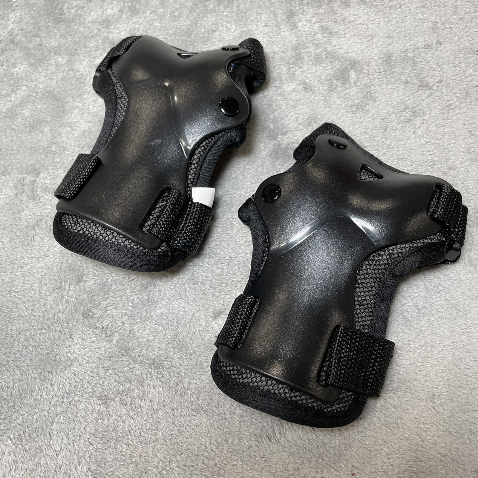 CT Hoper Wrist Guards L&R Black Size S Hand Braces – Open Box