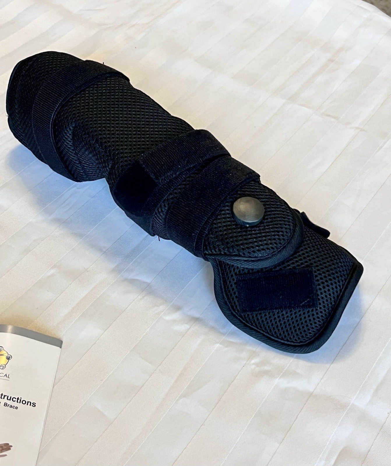 The Maximus Wrist Brace Forearm Splint WB0104-148-03 Size Large Dr Medical DRMS