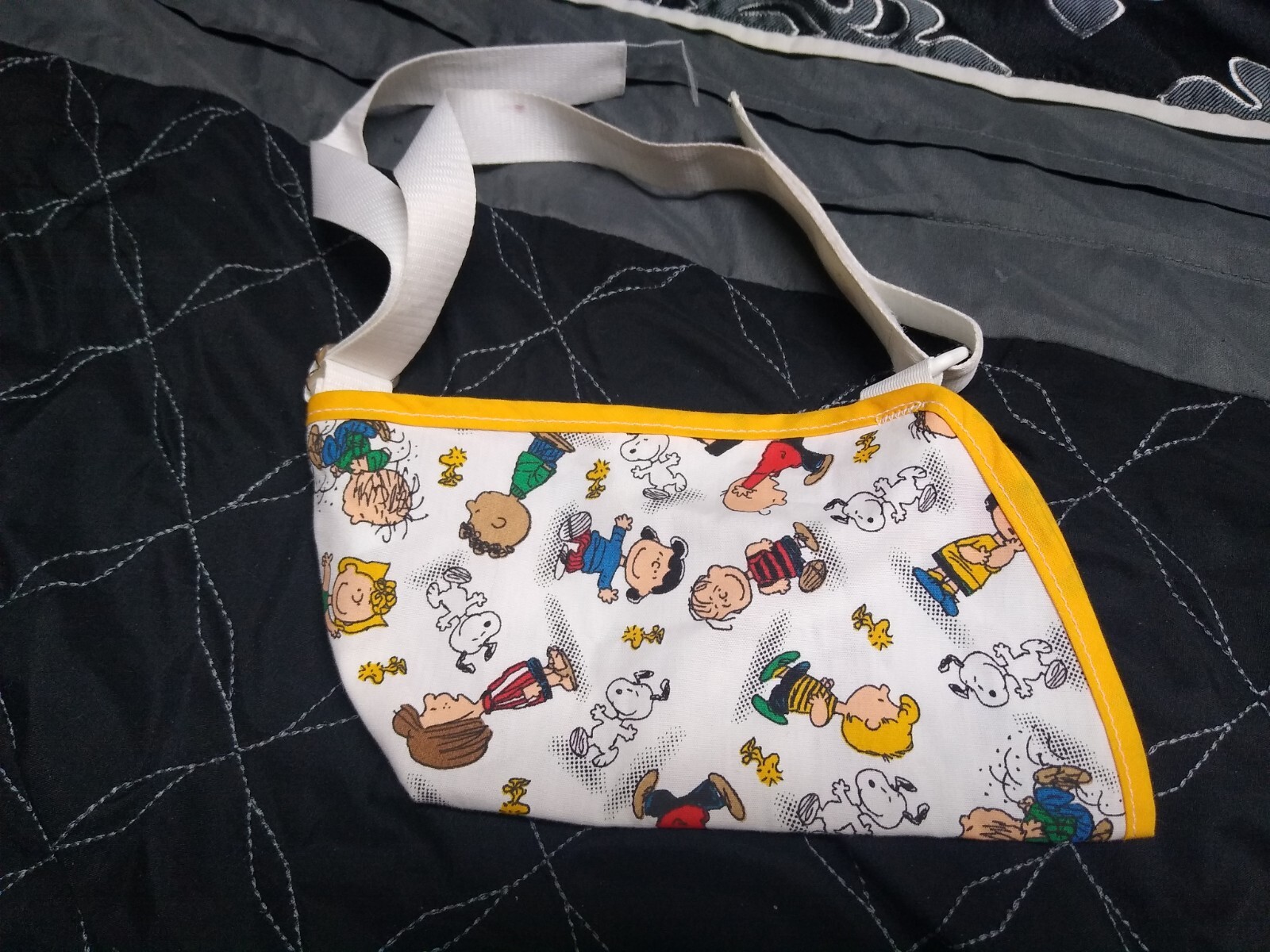 Peanuts Snoopy Childrens Broken Arm Sling Cast Sprain Lucy Woodstock SZ XS USA
