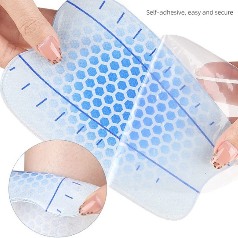 Soft Texture Leg Pads Ensuring Dry Feet and Safety Suitable for Snow Sports
