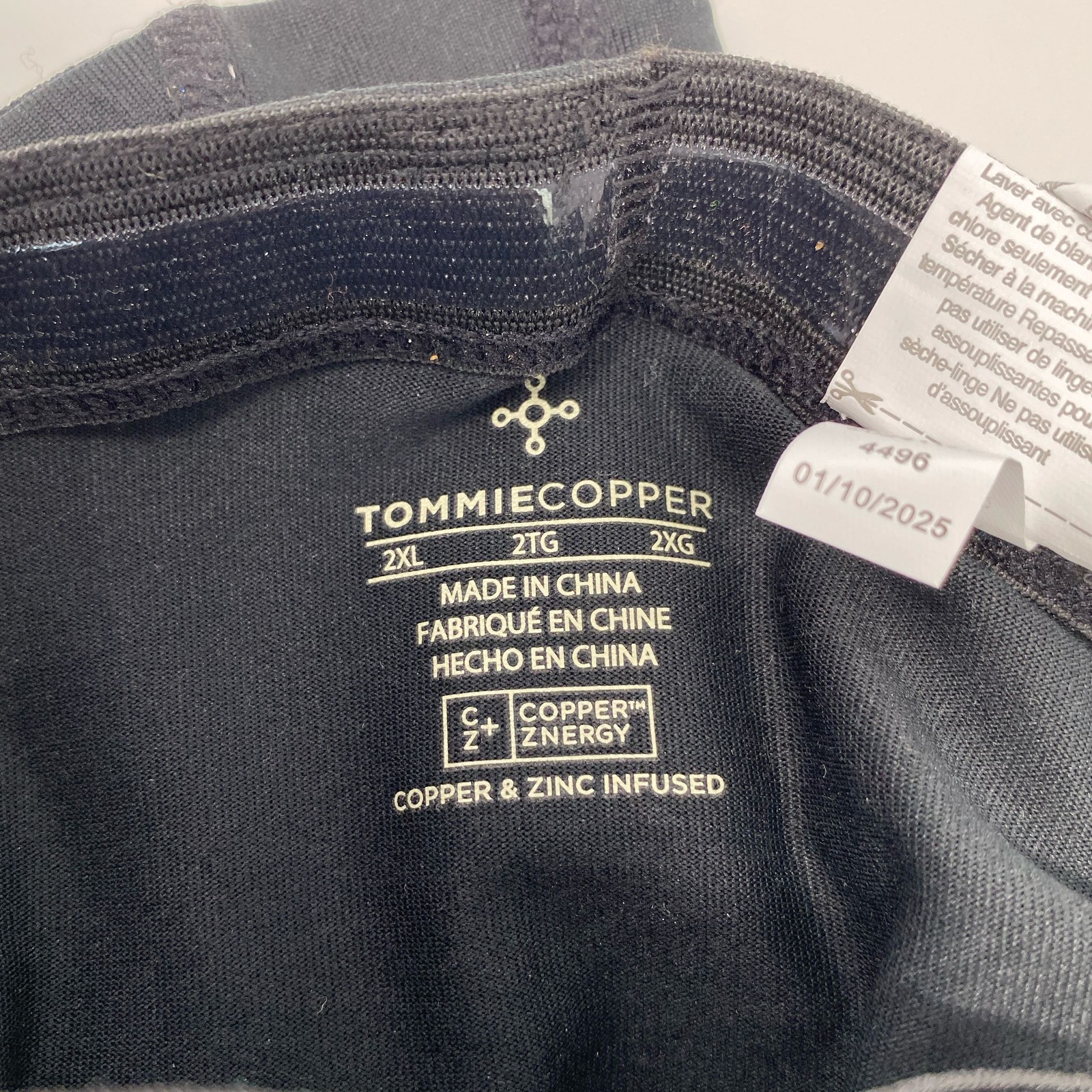 Tommie Copper Pro-Grade Adjustable Knee Sleeve Black 2XL