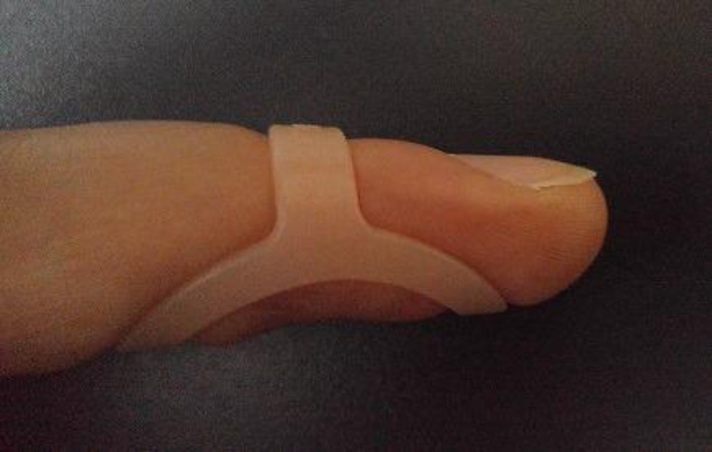 Comfort-Fit Oval-8 Finger Splint for Arthritis & Trigger Finger – Adult Size 13