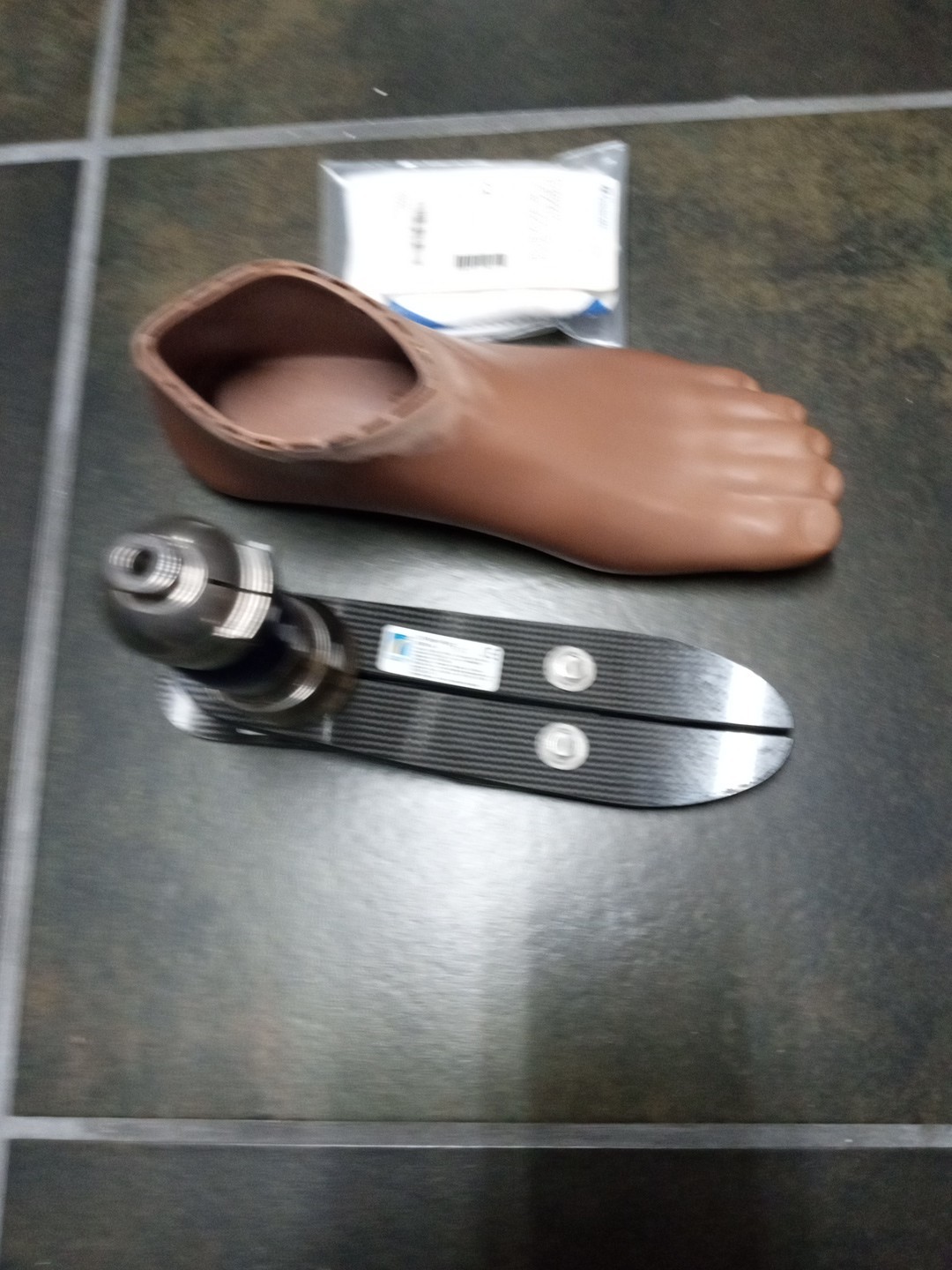MINT OSSUR VARI-FLEX LP PROSTHETIC FOOT W/ CETERUS SHOCK PYLON 28 S/N155352