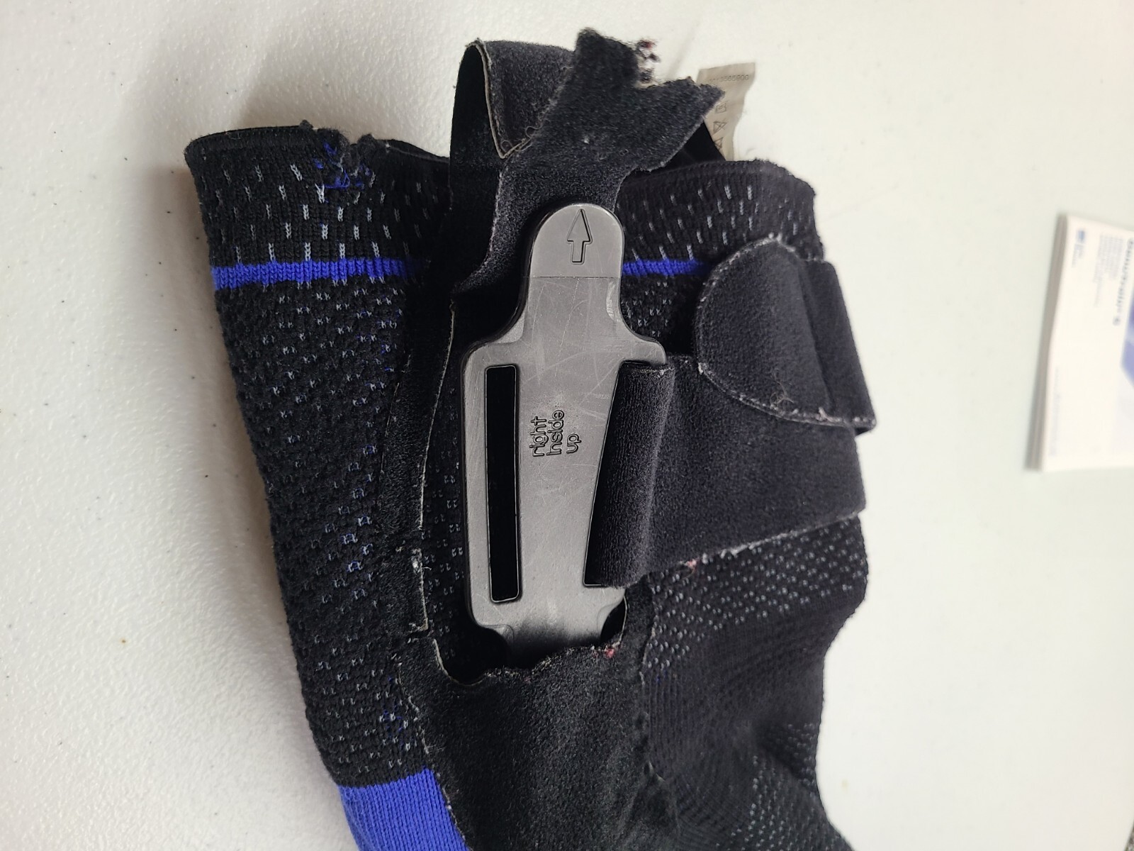 READ DESCRIPTION SEE PHOTOS Bauerfeind GenuTrain S Breathable Knit Knee Brace