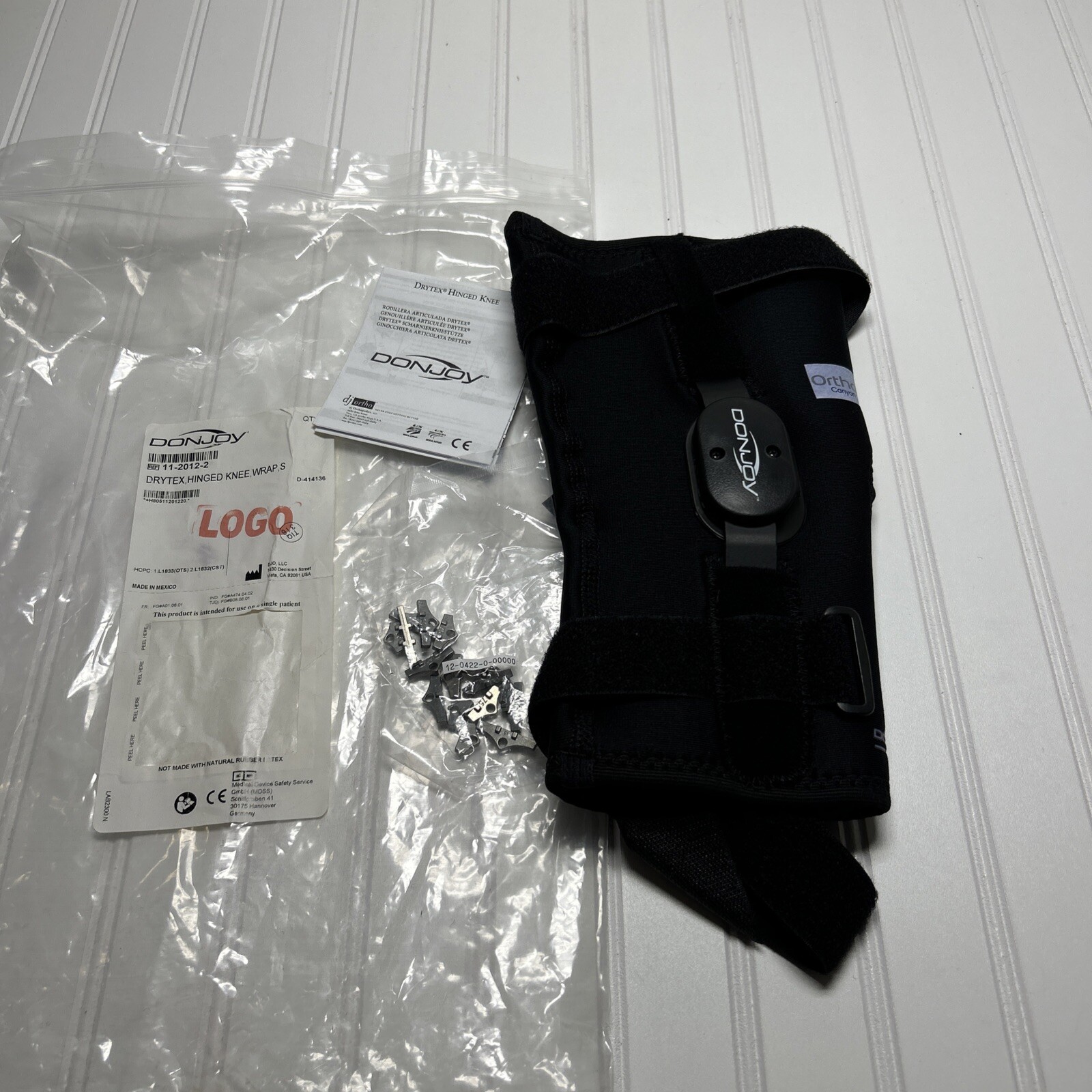 DonJoy Deluxe Hinged Knee Brace Drytex Sleeve Open Popliteal Small NOP*