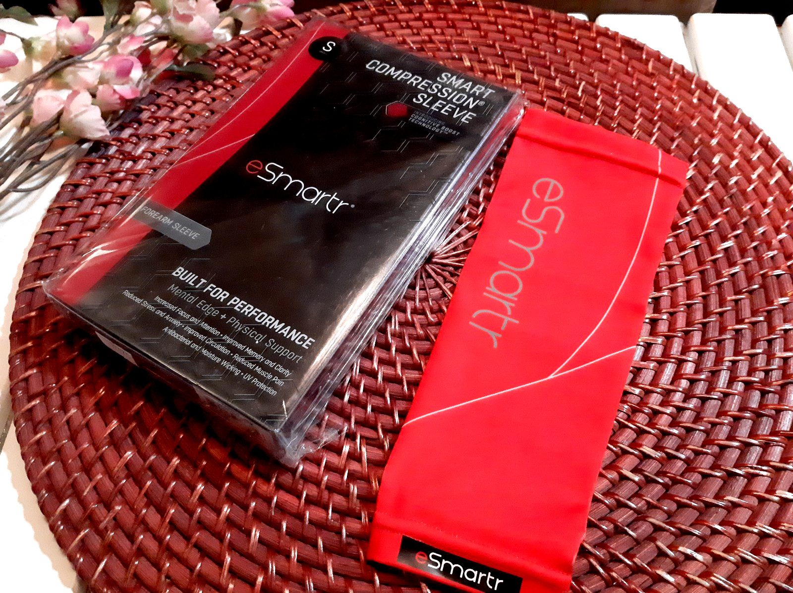SET OF 2 eSmartr SMART COMPRESSION FOREARM SLEEVES Red Small New