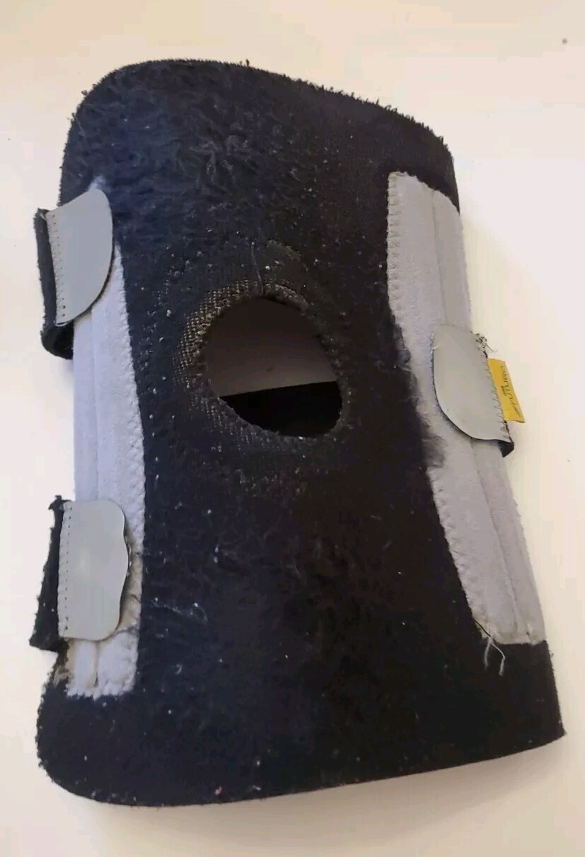 3M FUTURO Knee Performance Support, Fits Right & Left X-LARGE Preowned