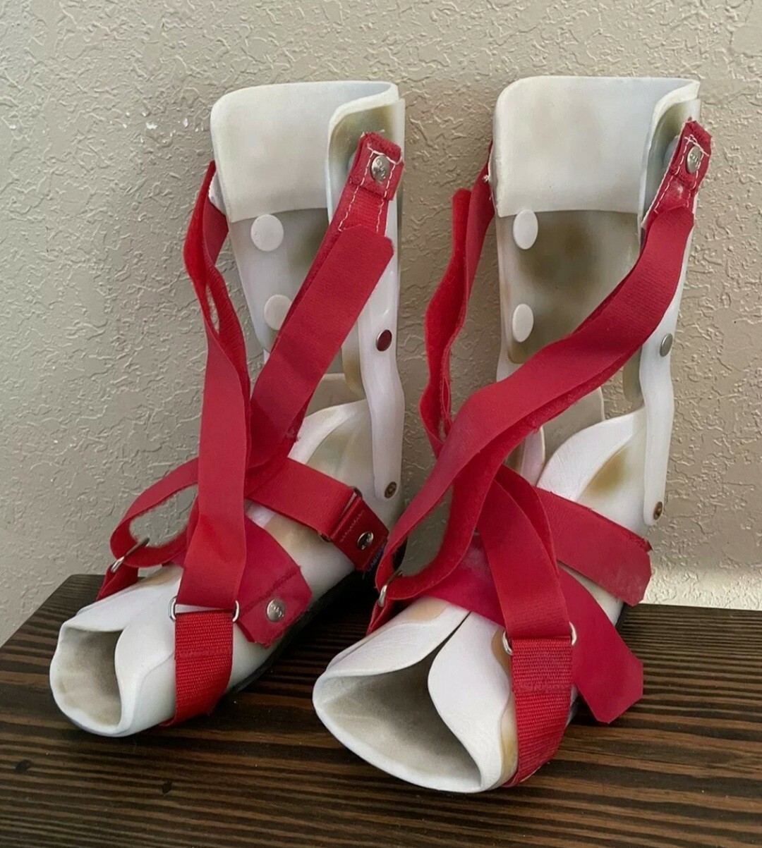 Cascade DAFO Set Of 2 Night Red White Leg Ankle Brace