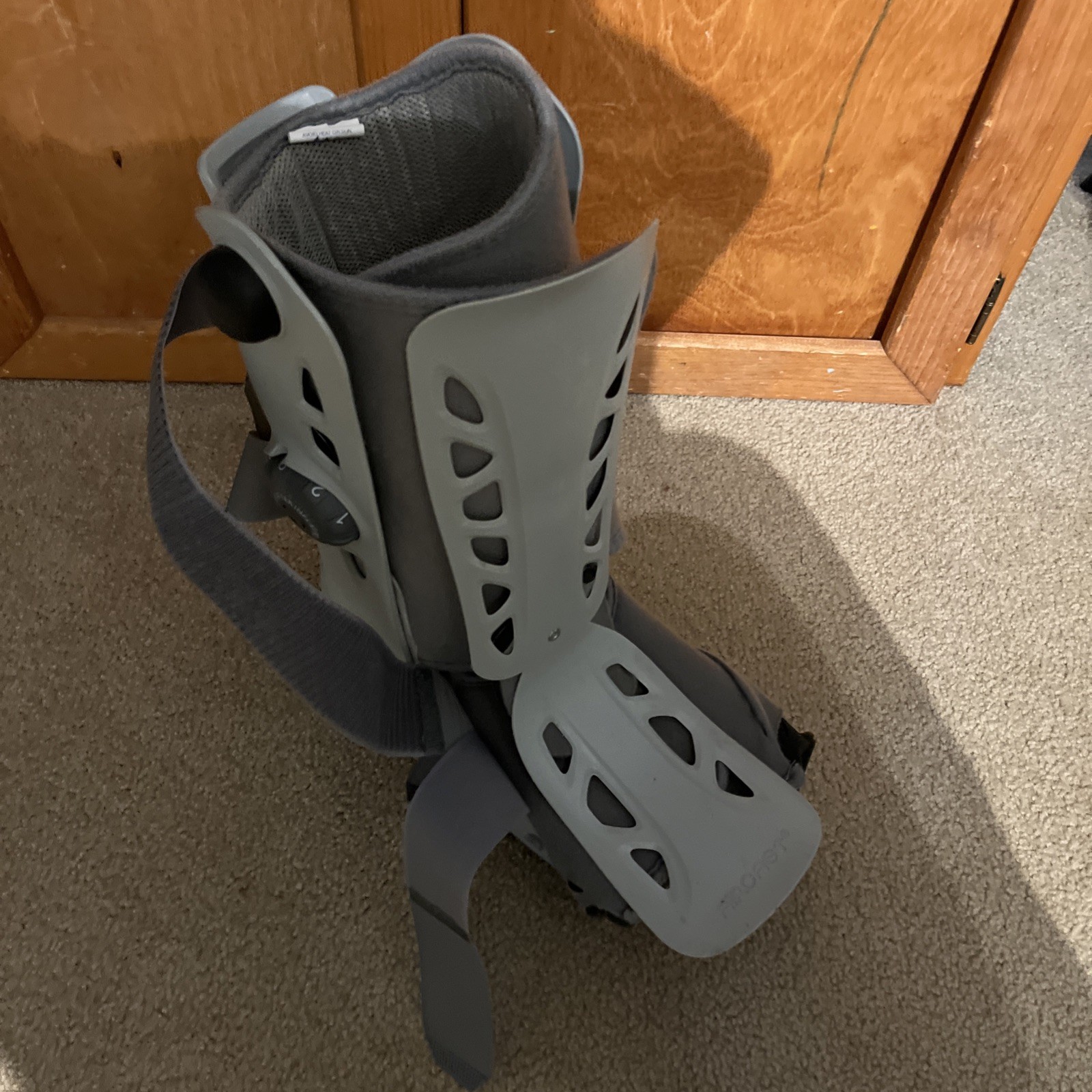 Aircast AirSelect Short Walker Brace / Walking Boot – Gray, Size: M