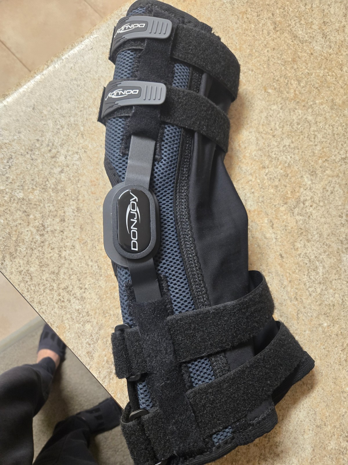 Donjoy Playmaker II Knee Brace Rehab ACL, MCL, LCL PT Small Clean