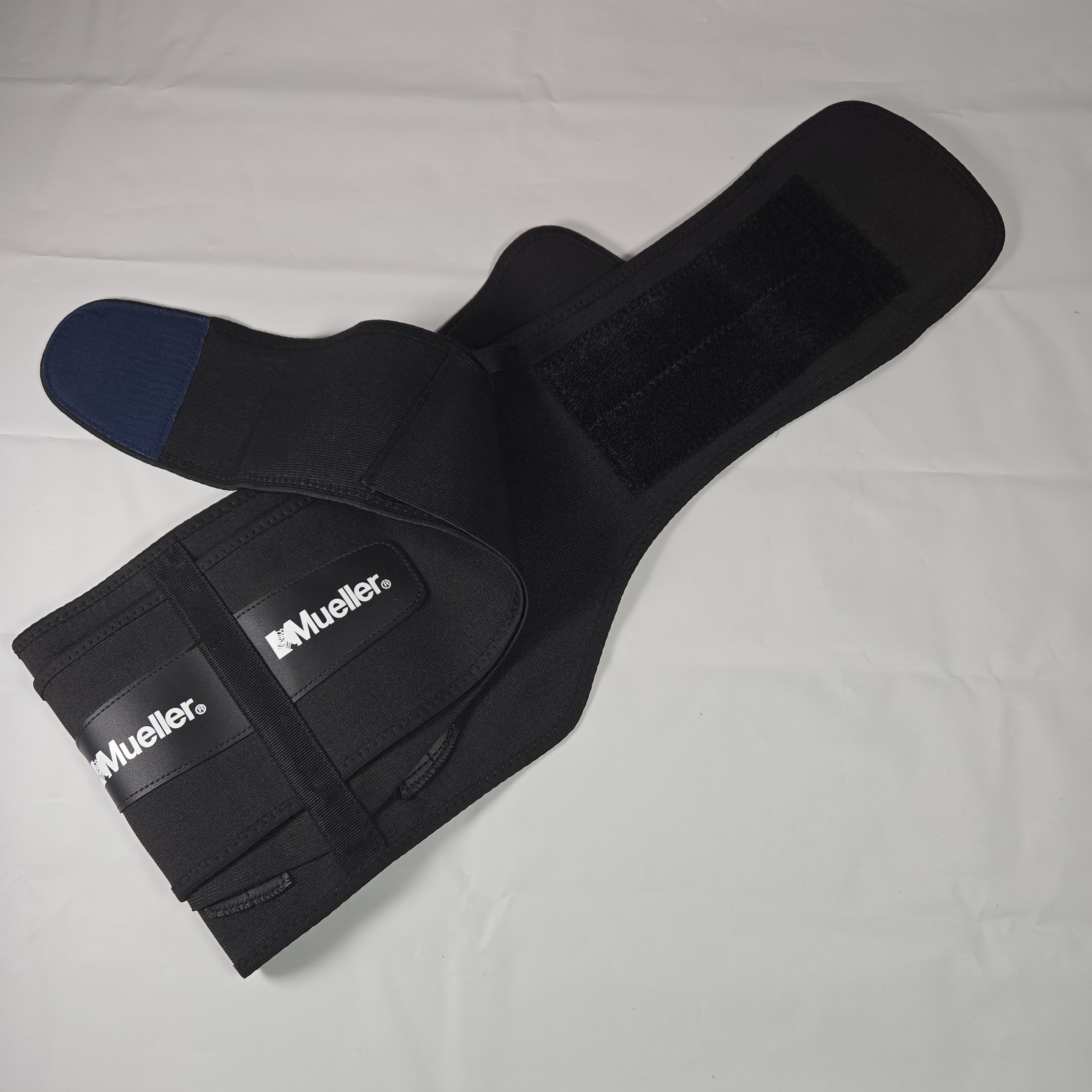 MUELLER Sports Care Adjustable Lumbar Back Brace w/ Removable Pad-One Size