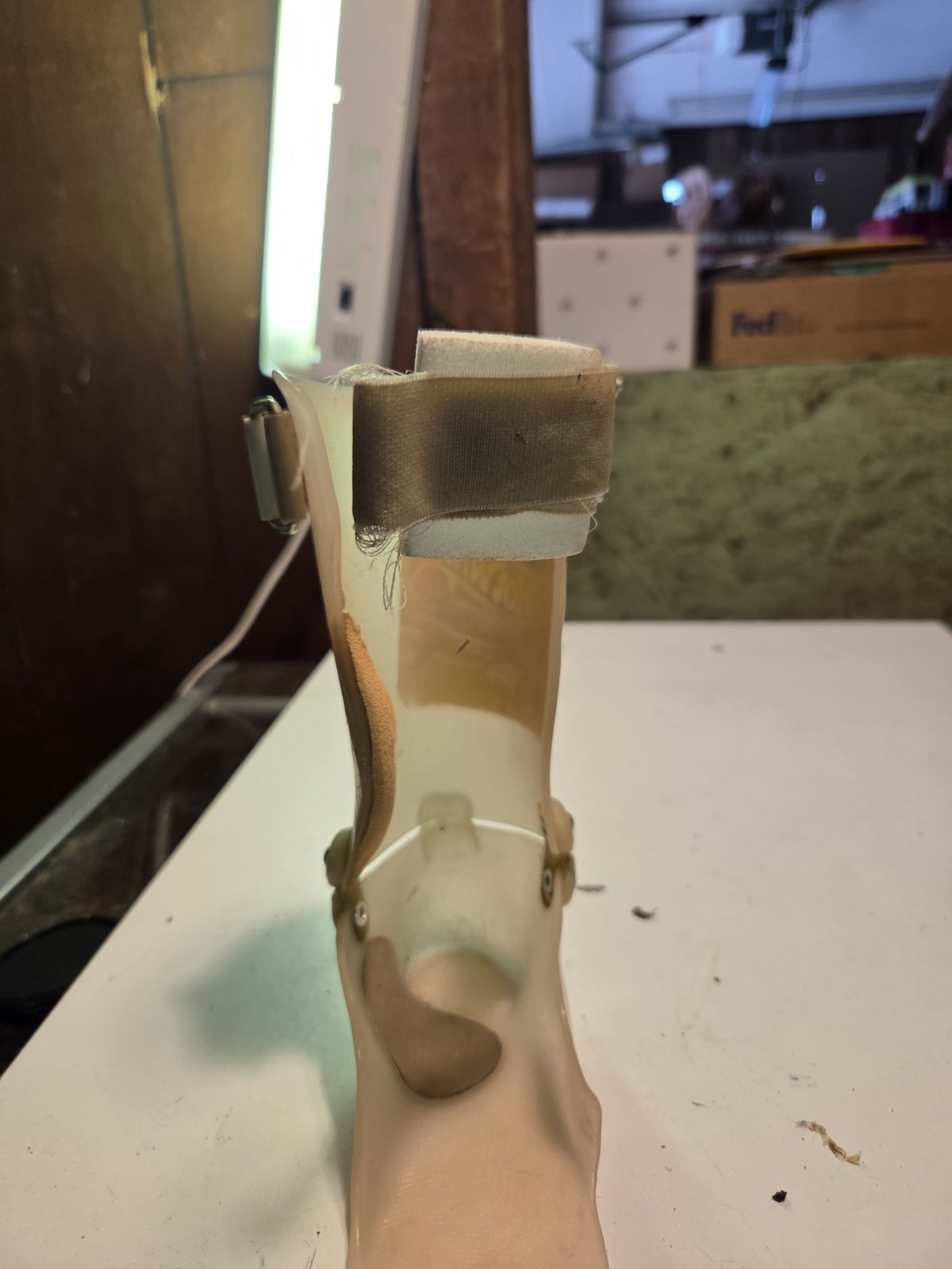 Vintage Child Orthopedic Foot Brace. UNTESTED. SEE PICS