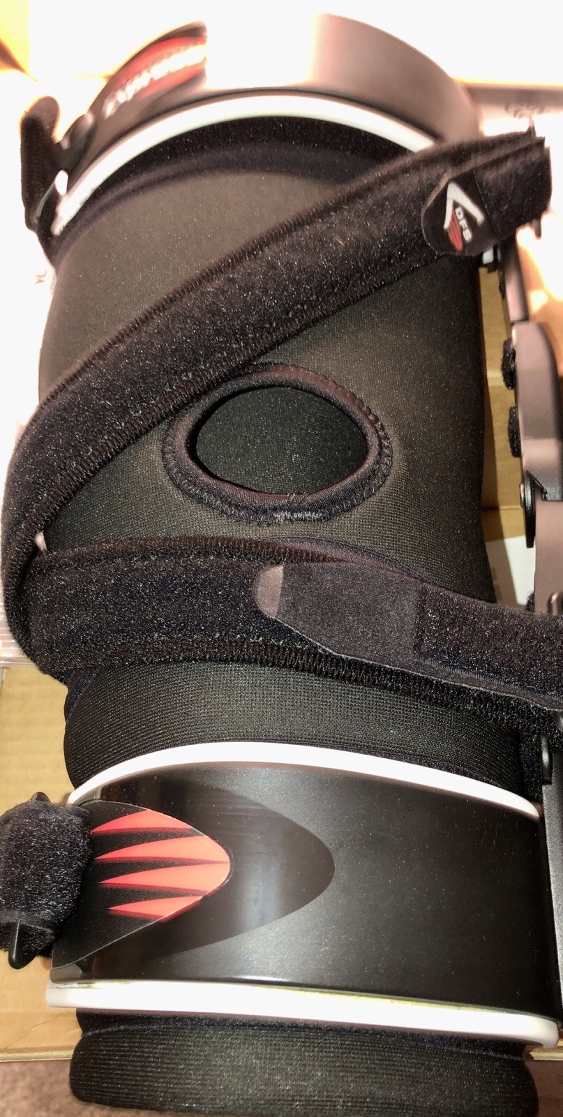 Ossur The Unloader Express DFS Osteoarthritis Right Knee Brace L Black Washable