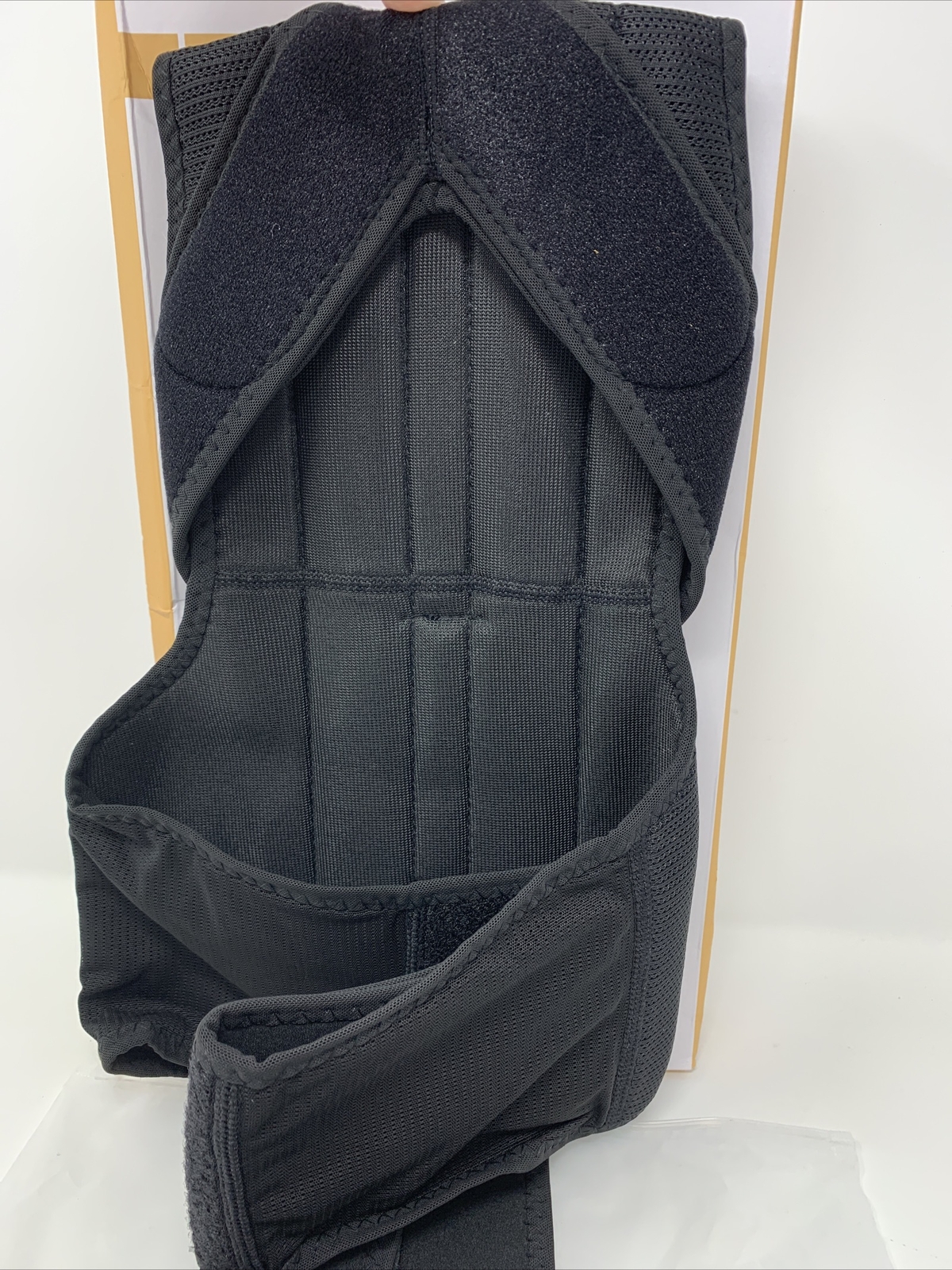 AEVO Full-Support Posture Corrector, Back Brace – Unisex – Medium – Black