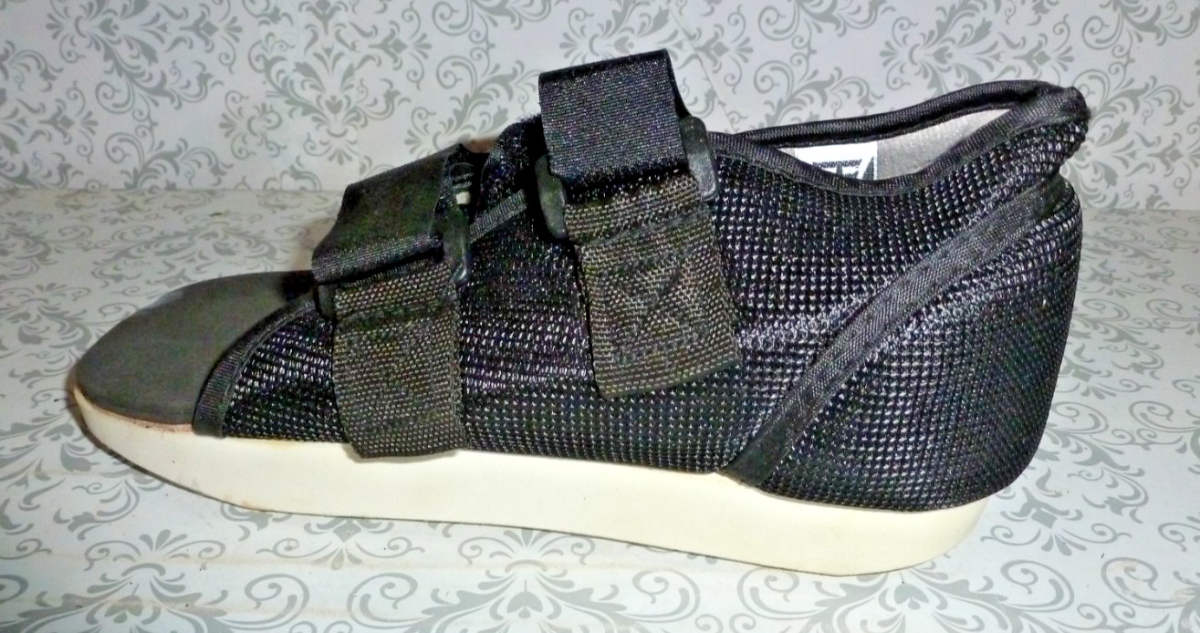 HELY & WEBER WOMEN’S SIZE XS ORTHAPEDIC WEDGE SHOE