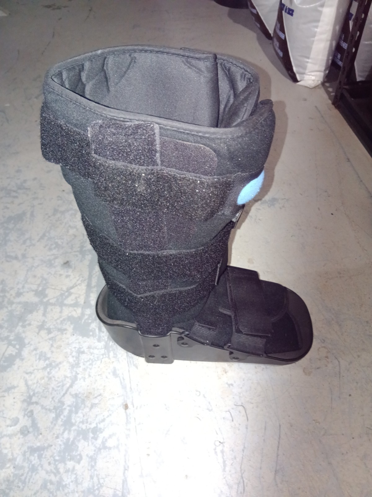 Unbranded Leg/Ankle Support Fixed Brace Size Large 12 Inches No Compression