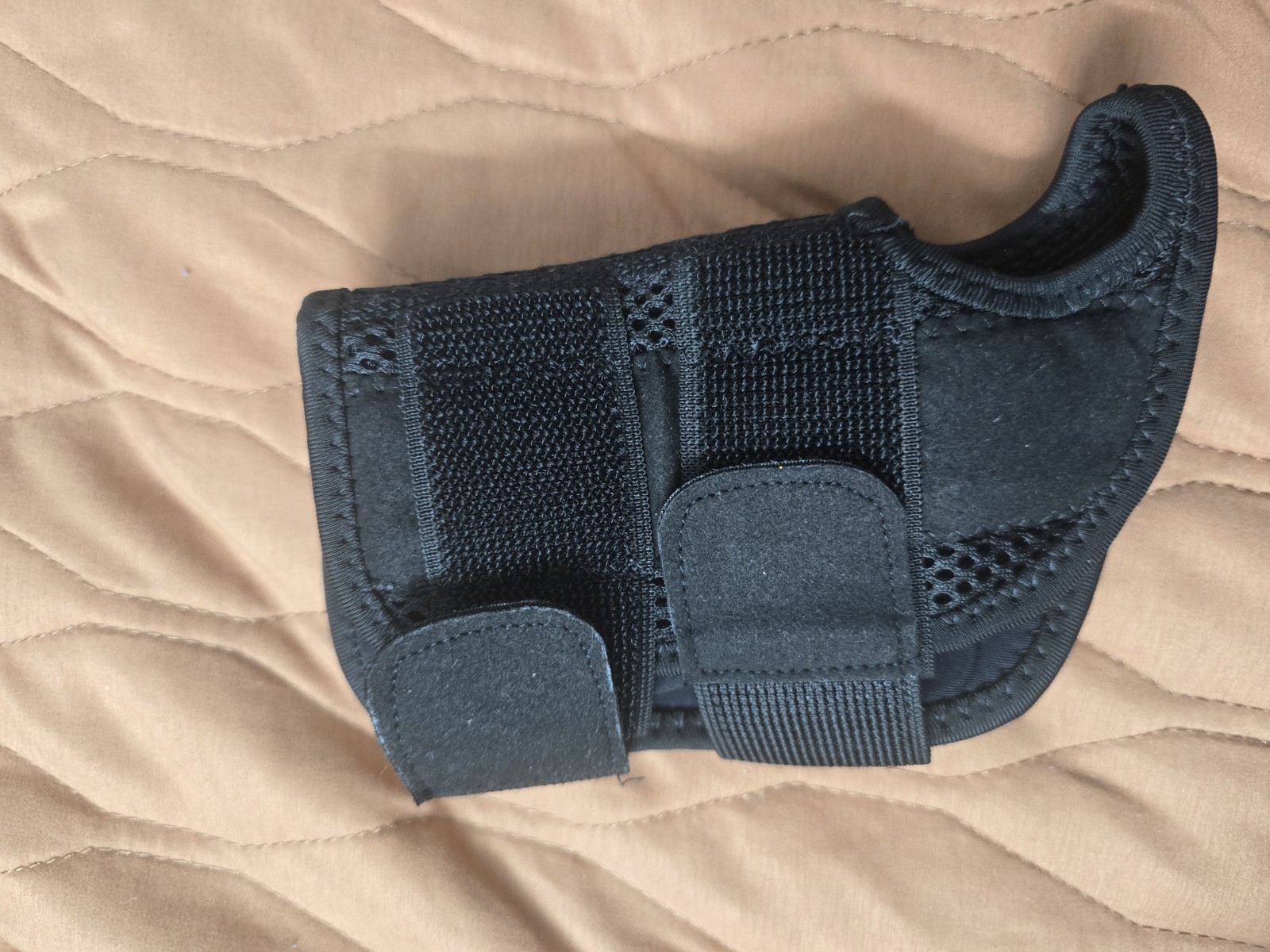 Copper Compression Wrist Brace – Right Hand Adjustable Support Size S/M: 5.5 in
