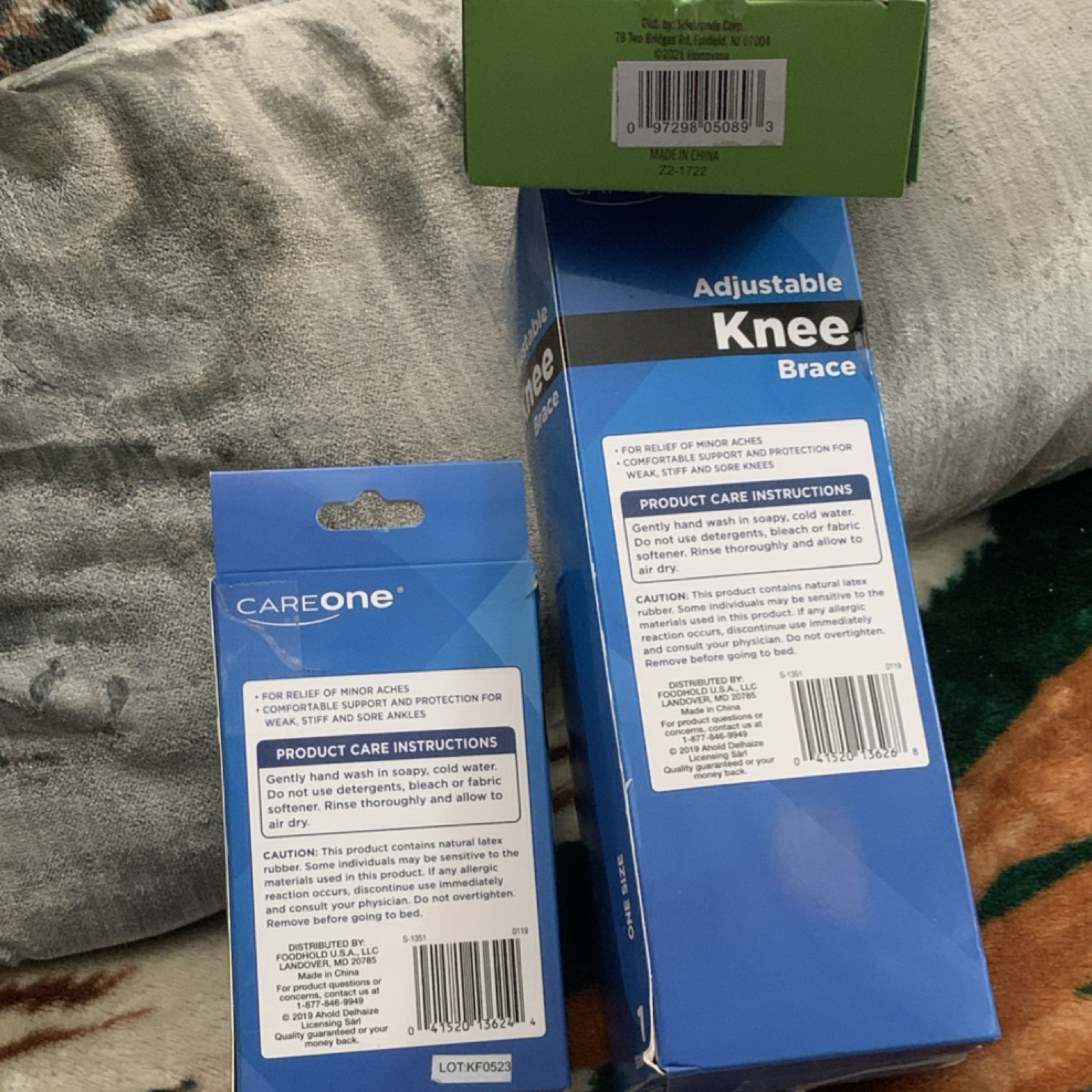 Hempvana Arthritis Gloves L/XL CareOne Adjustable Knee & Ankle Braces Black