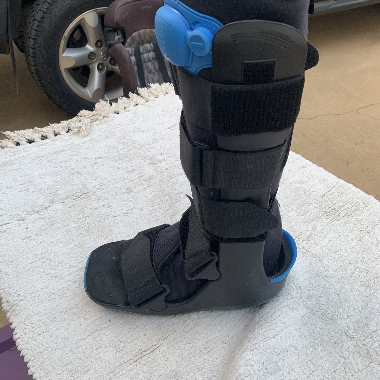 Ovation Medical Gen 2 Medium Walking Boot, Liner with Pneumatic Pump, Black Blue