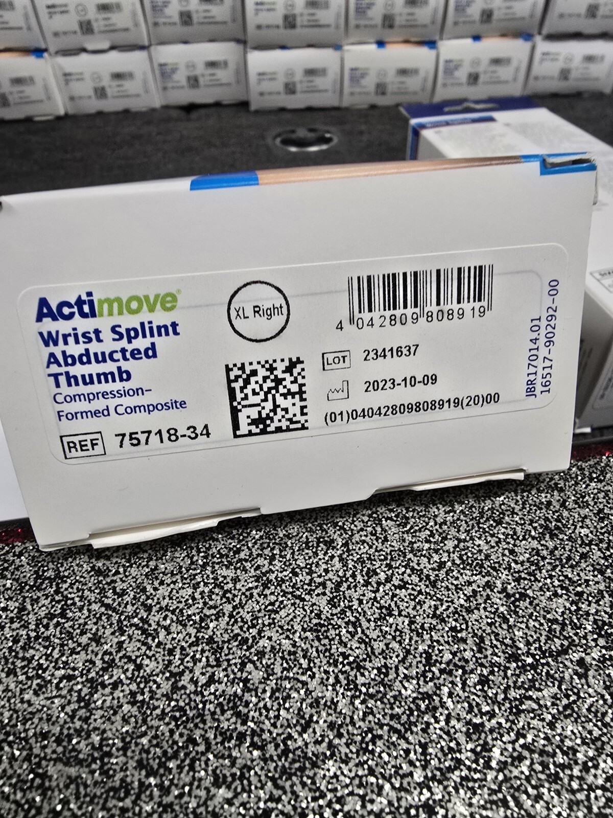 ACTIMOVE PROFESSIONAL LINE WRIST SPLINT 8 INCH, RIGHT HAND, X-LARGE, BLACK, NEW
