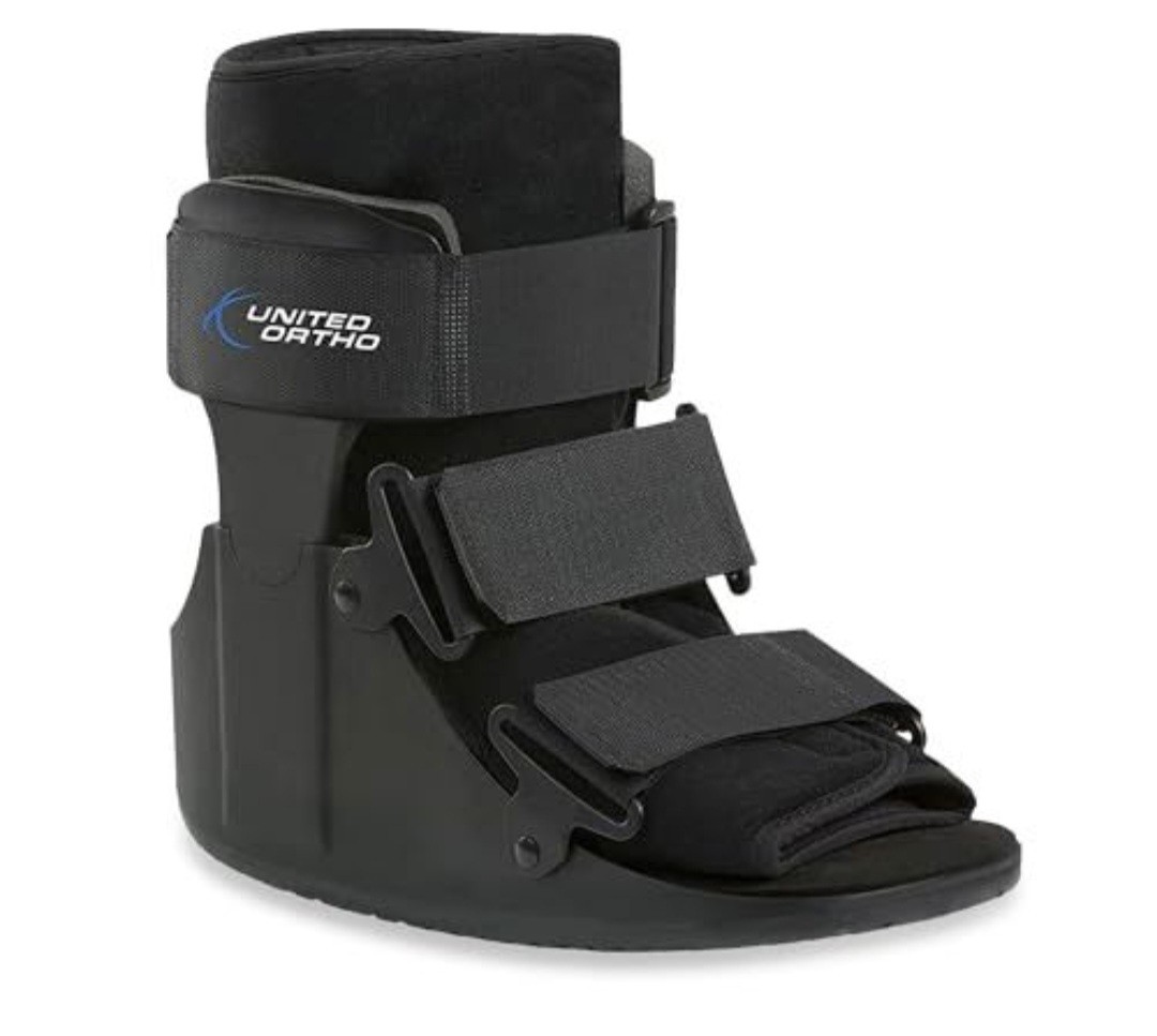 United Ortho Short Air Cam Walker Fracture Boot Small Black USA 14113 New