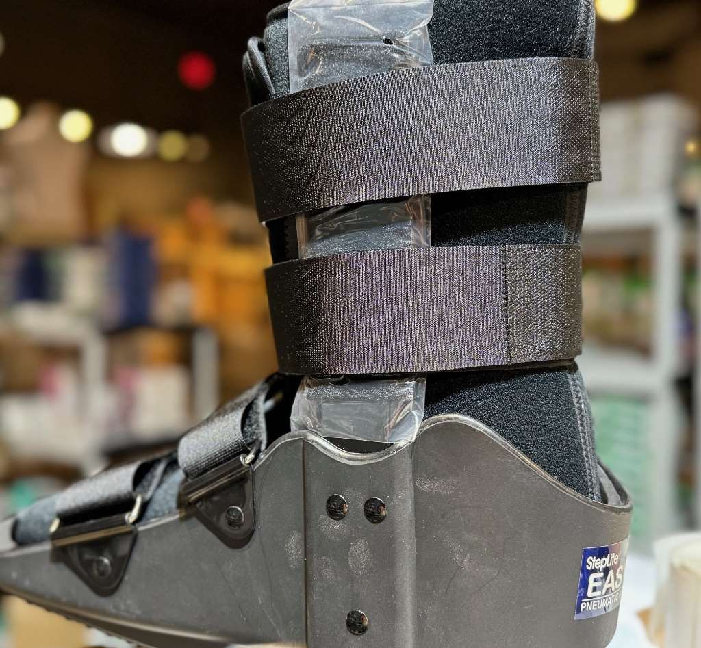 Steplite Easy AirTM Pneumatic Post OP Ankle Walker, Low Height, XL, Black/Gray